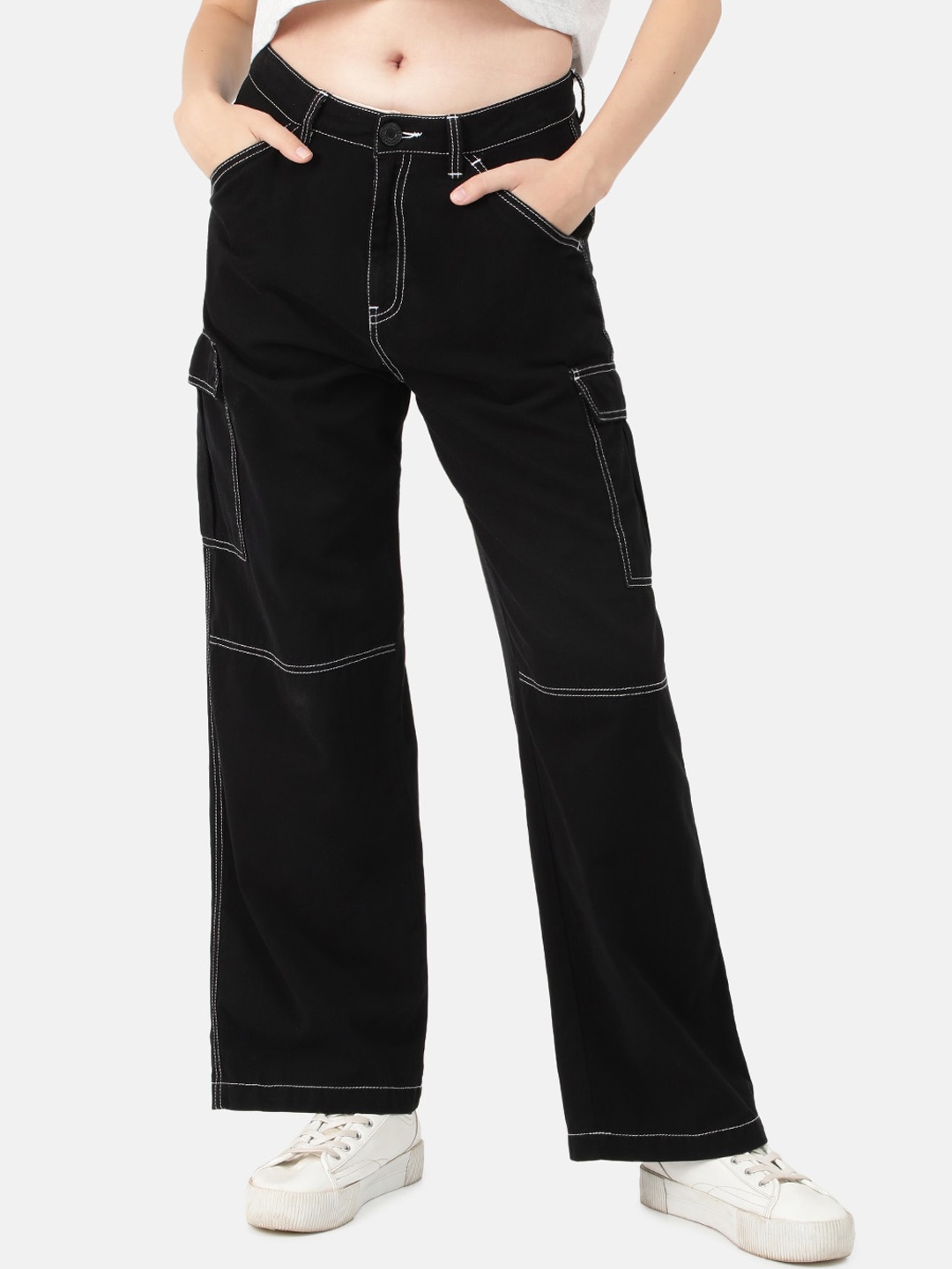 

Bene Kleed Women Relaxed High-Rise Cargos Trousers with Contrast stitch, Black