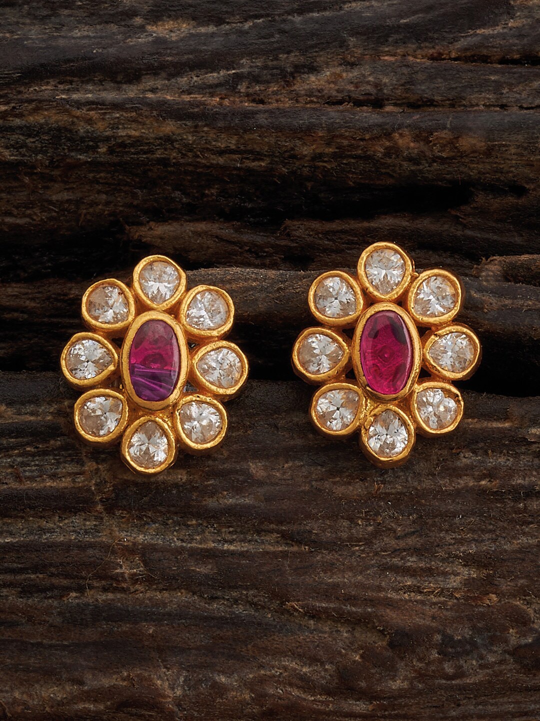 

Kushal's Fashion Jewellery Gold-Plated Contemporary Studs Earrings