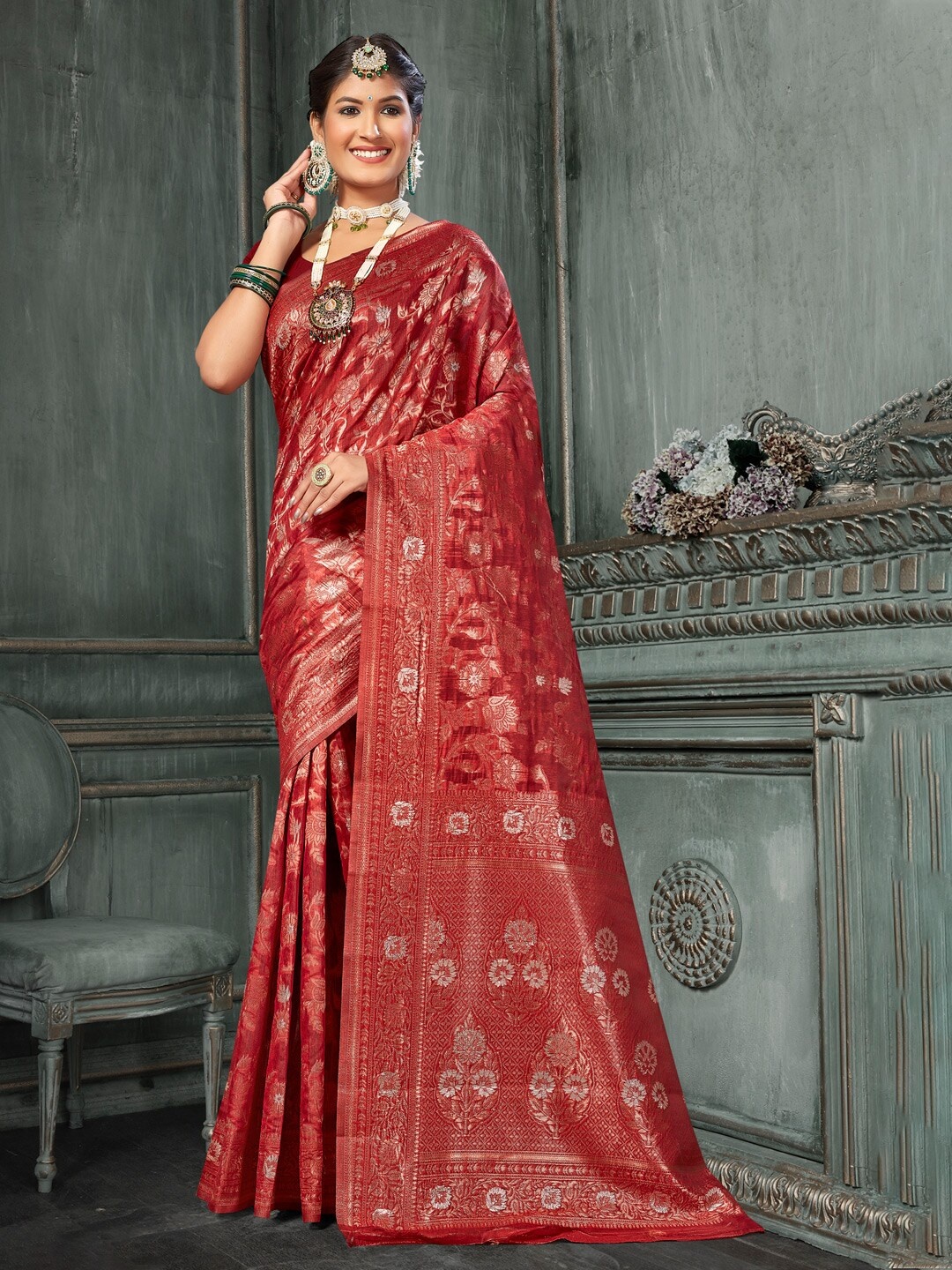 

Mitera Red & Gold Ethnic Motifs Woven Design Zari Saree