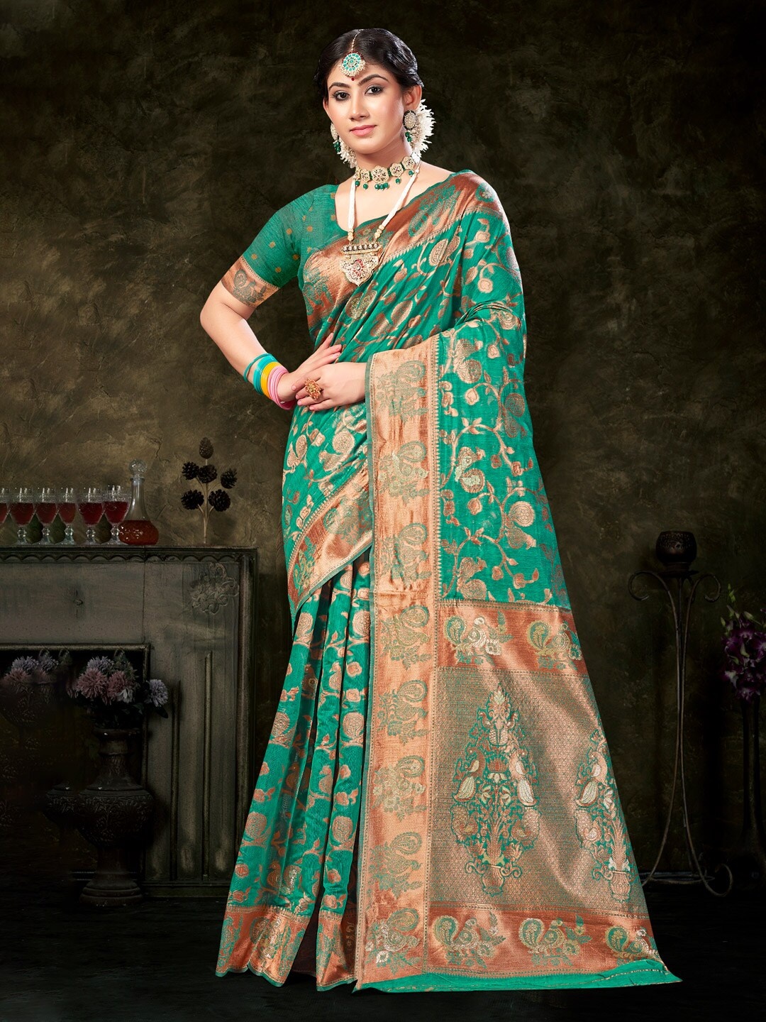

Mitera Sea Green & Gold-Toned Woven Design Zari Saree