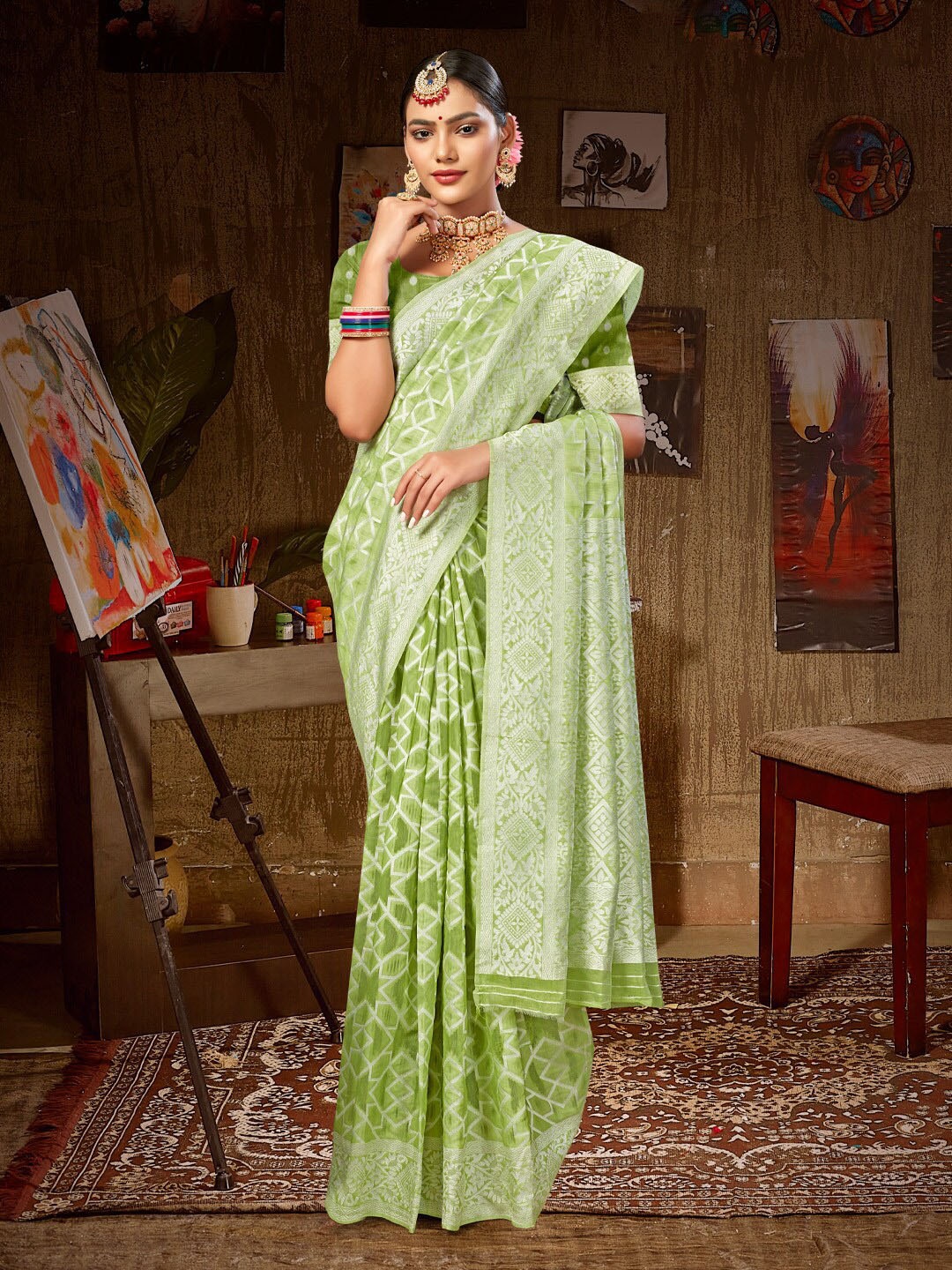 

Mitera Ethnic Motifs Woven Design Zari Saree, Green