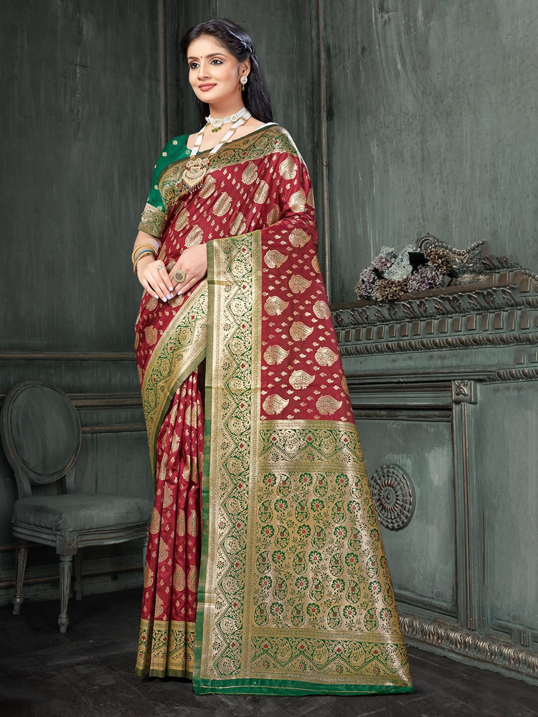 

Mitera Ethnic Motifs Woven Design Zari Saree, Maroon