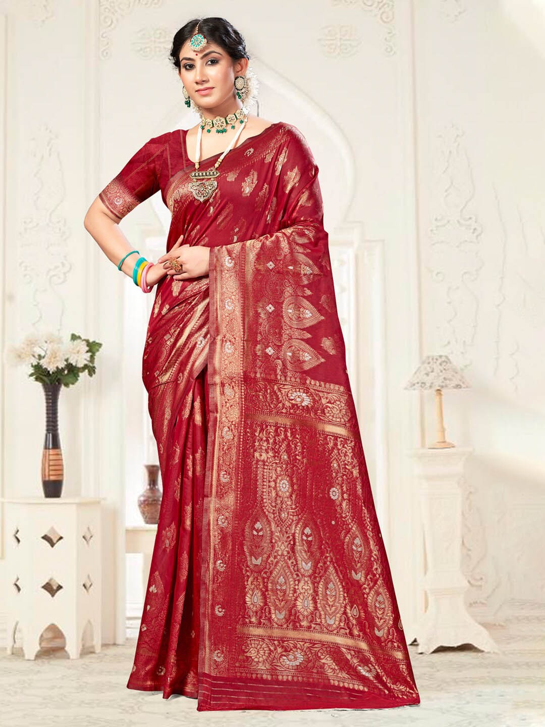 

Mitera Red & Gold-Toned Ethnic Motifs Woven Design Zari Saree