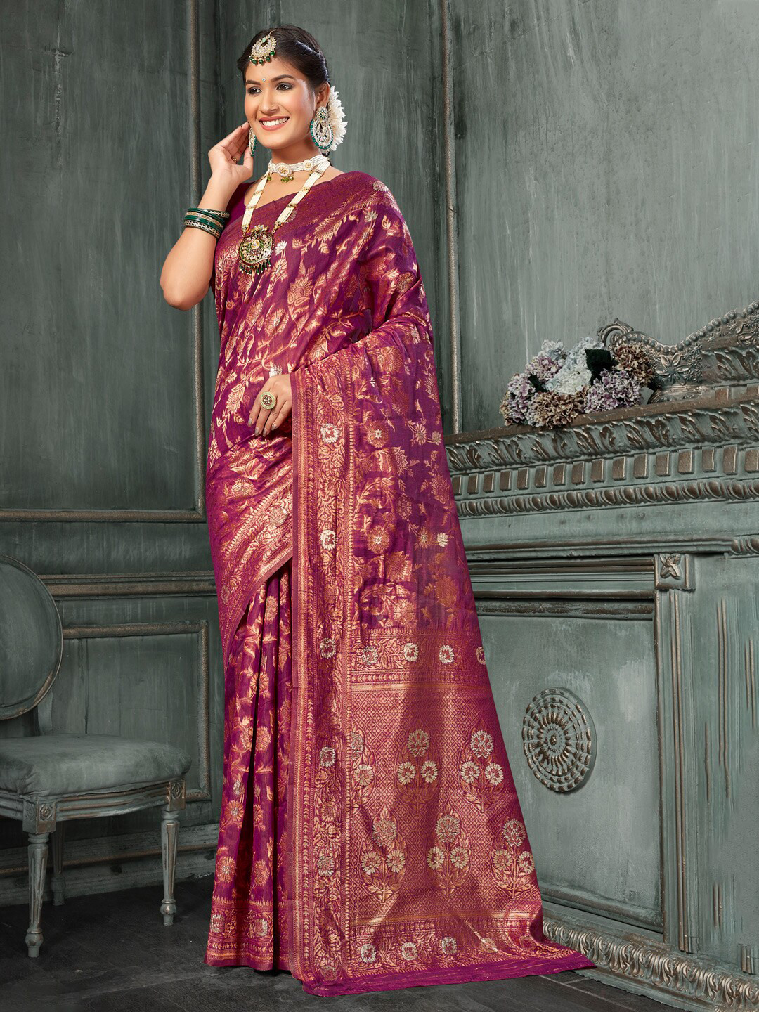

Mitera Ethnic Motif Woven Design Zari Saree, Purple