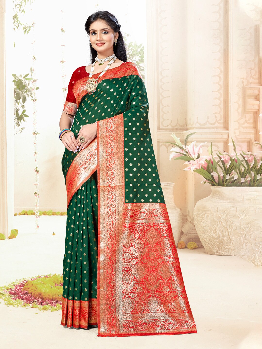

Mitera Ethnic Motif Woven Design Zari Saree, Green