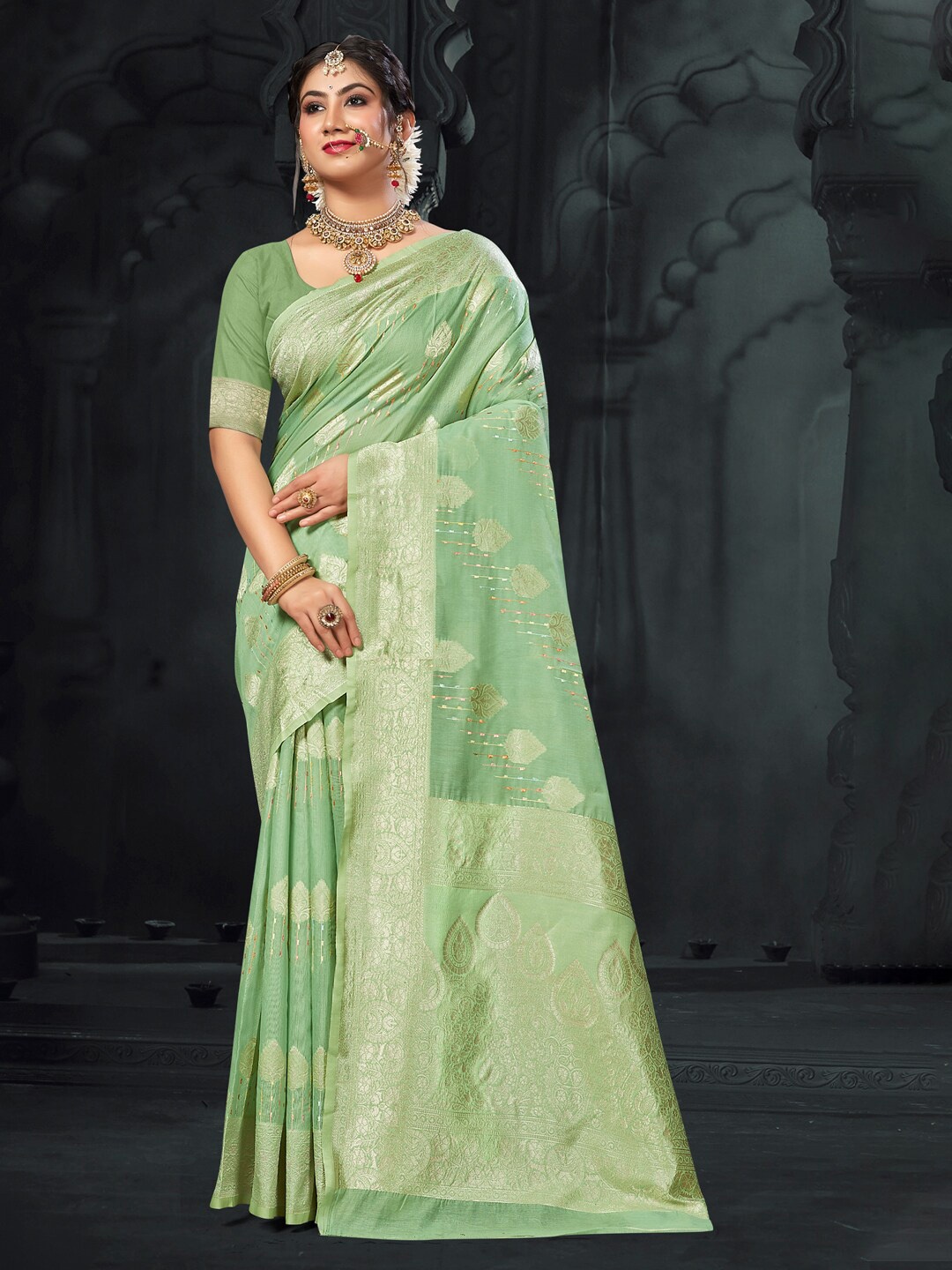 

Mitera Green & Gold-Toned Woven Design Zari Saree