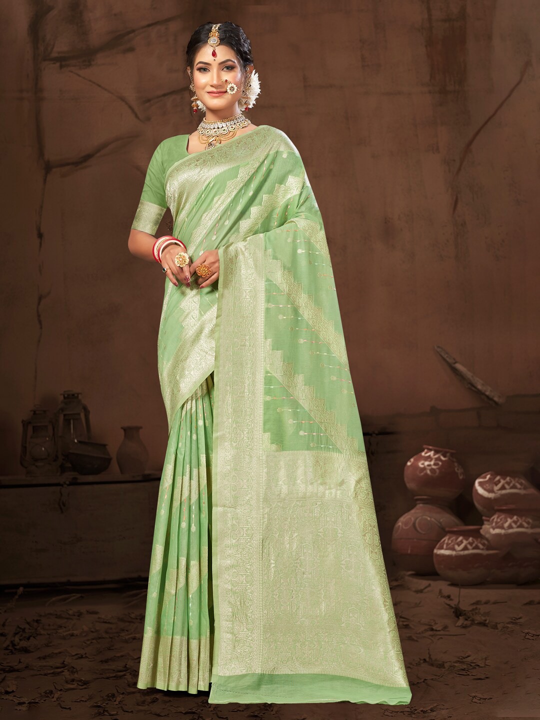 

Mitera Green & Gold-Toned Ethnic Motifs Woven Design Zari Saree
