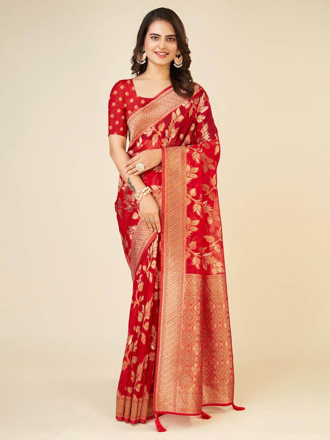 

Sweet smile Fab Woven Design Zari Saree, Red