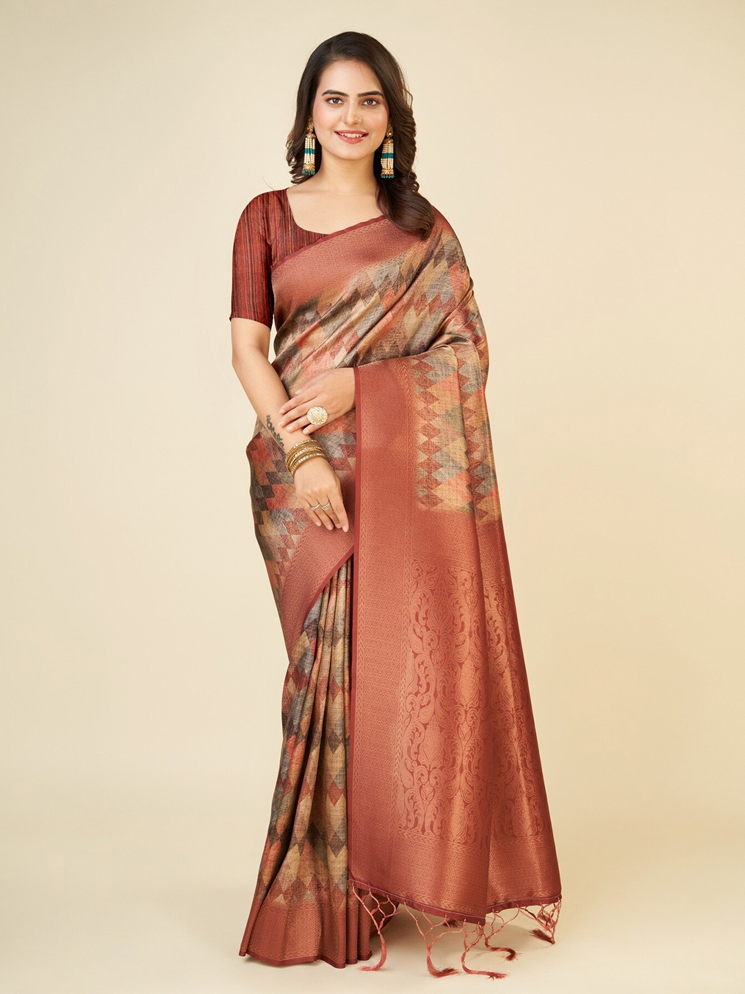 

Sweet smile Fab Geometric Woven Design Saree, Red