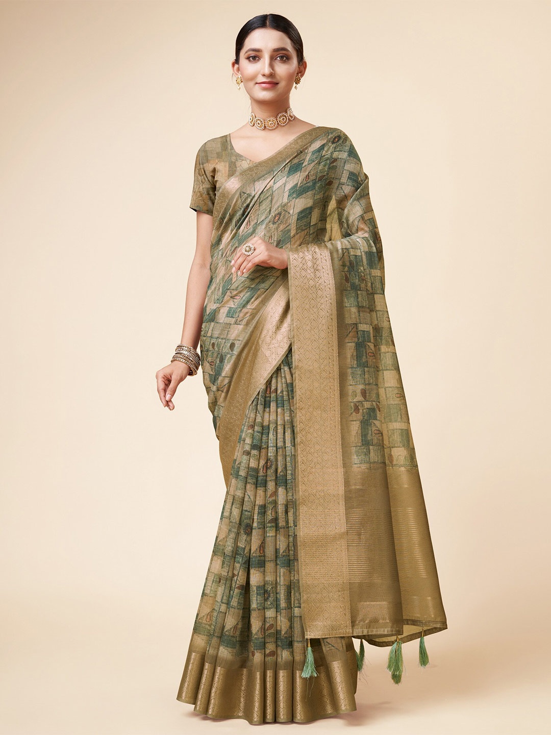 

Sweet smile Fab Floral Printed Zari Organza Saree, Green