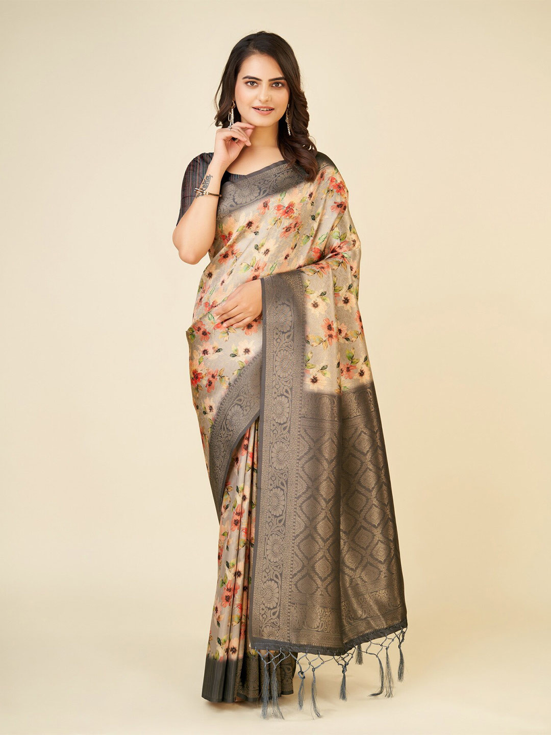 

Sweet smile Fab Floral Printed Zari Saree, Cream