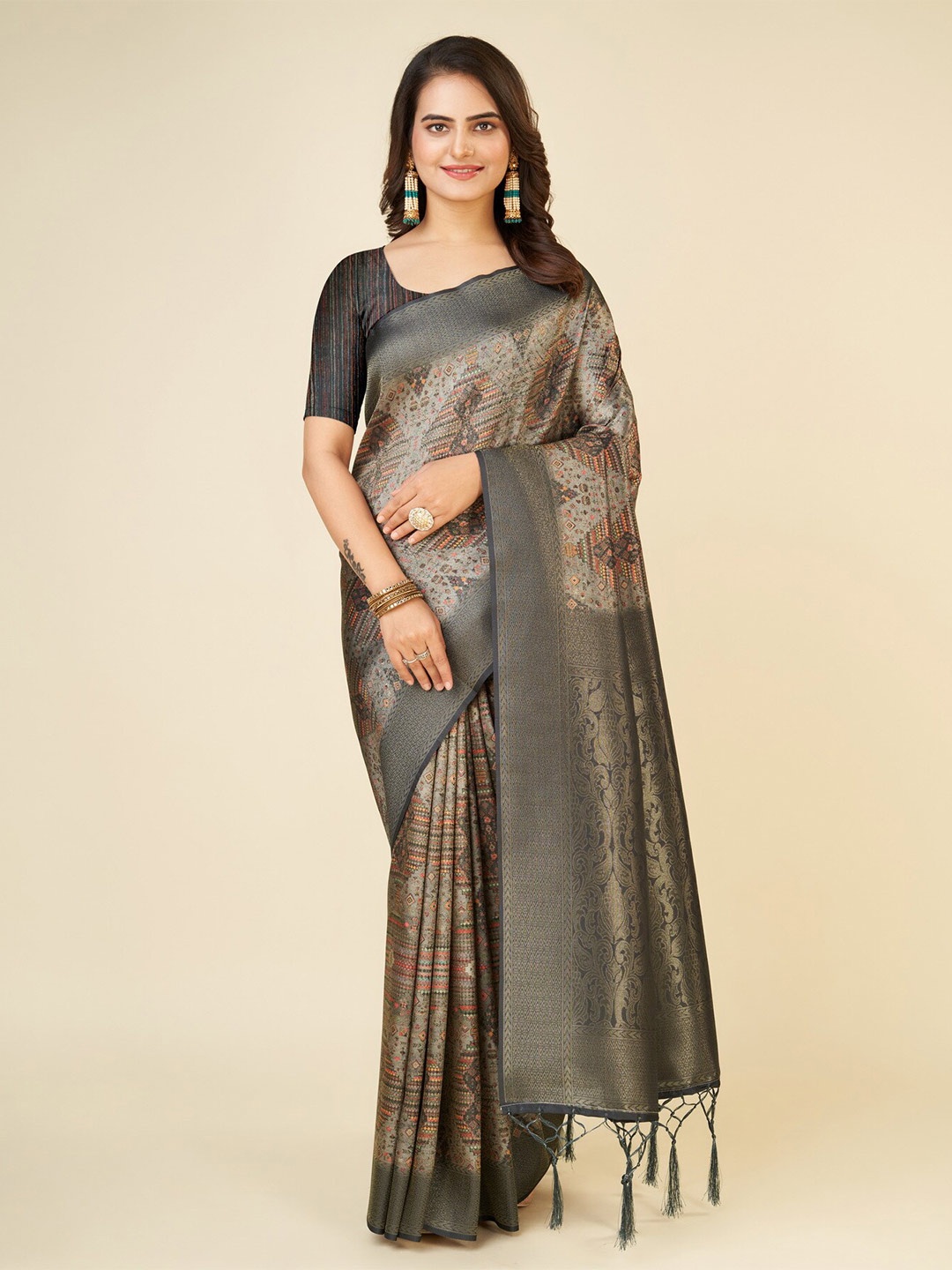 

Sweet smile Fab Ethnic Motif Woven Design Zari Saree, Black
