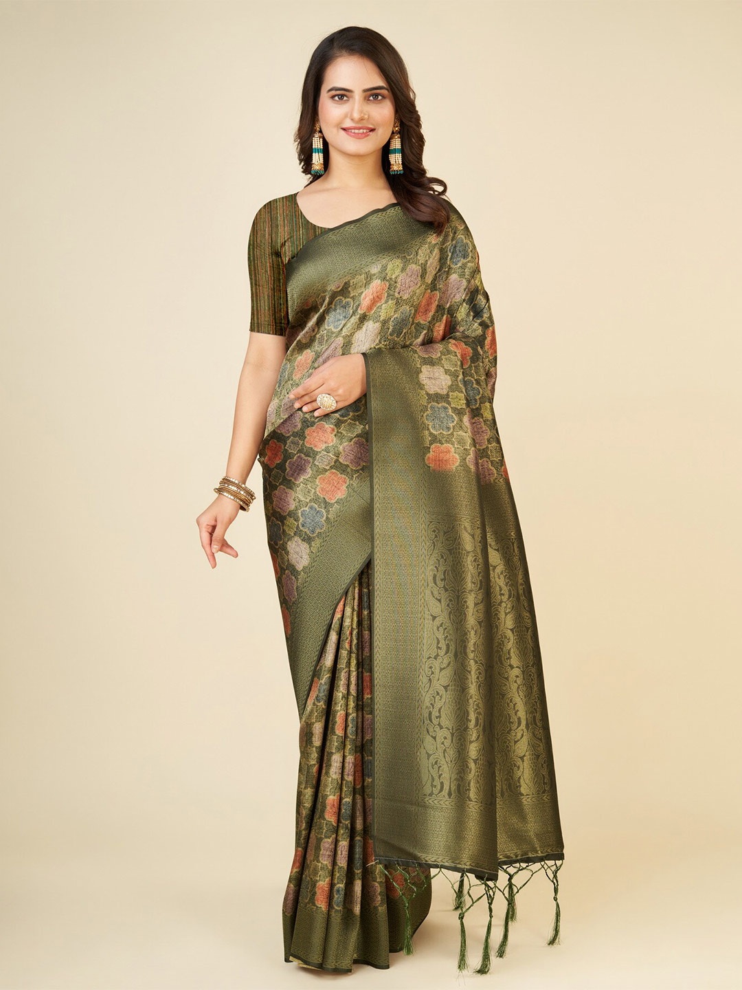 

Sweet smile Fab Woven Design Zari Saree, Green
