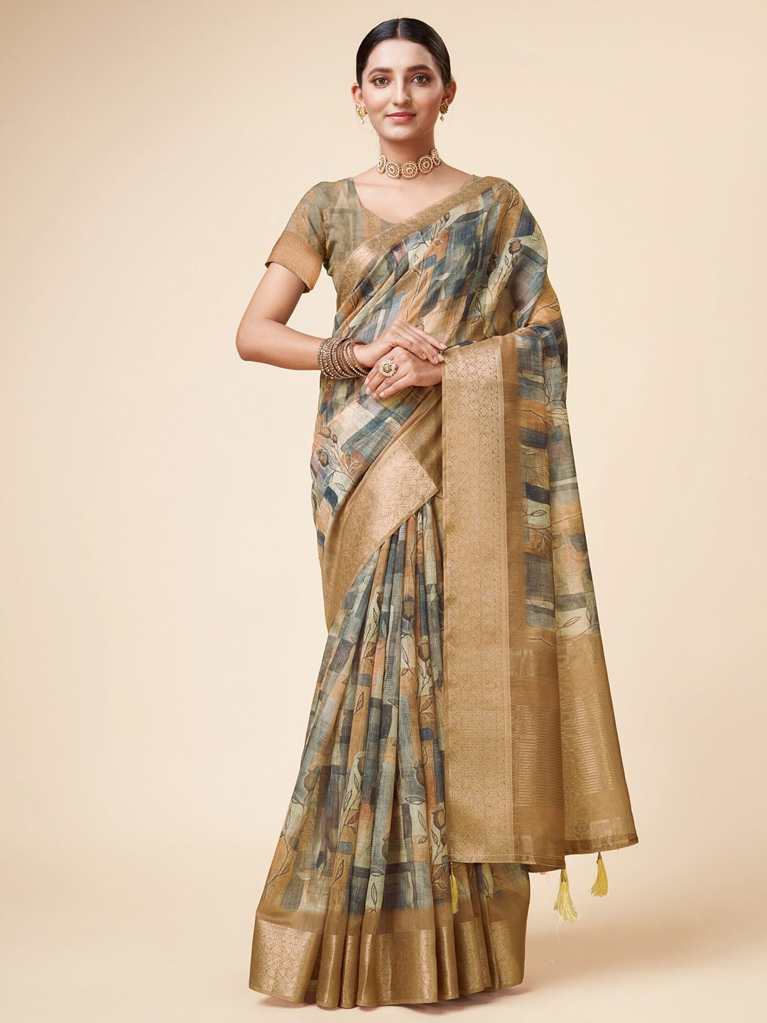 

Sweet smile Fab Floral Printed Zari Organza Saree, Grey