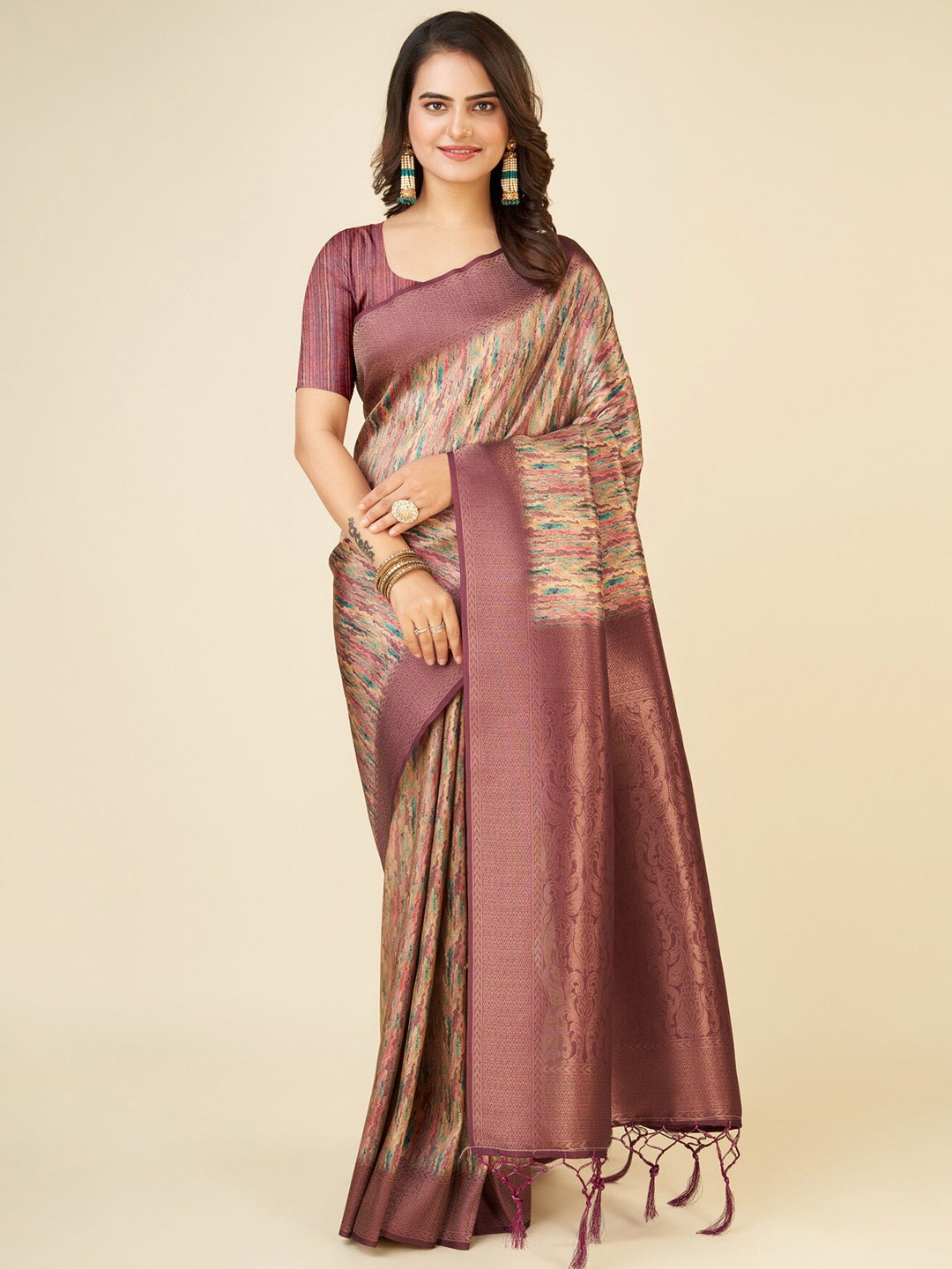 

Sweet smile Fab Absatrct Printed Zari Saree, Red