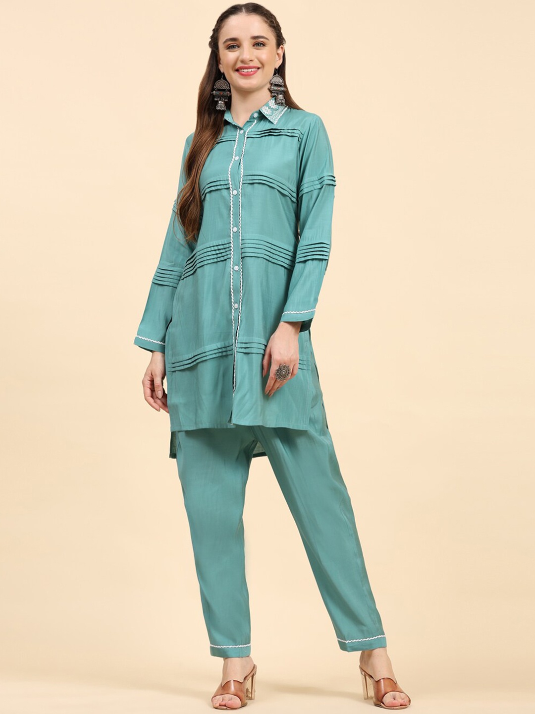 

Growish Pleated Regular Thread Work Kurta With Trousers, Turquoise blue