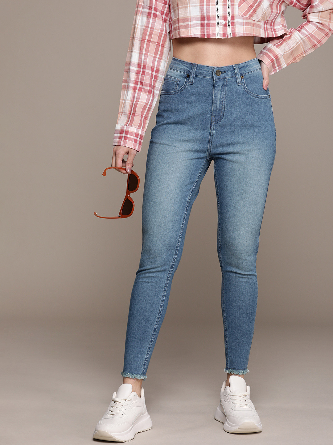 

Roadster Women Skinny Fit High-Rise Light Fade Stretchable Jeans, Blue