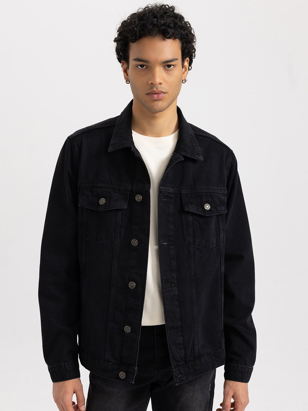 

DeFacto Spread Collar Pure Cotton Denim Jacket, Black