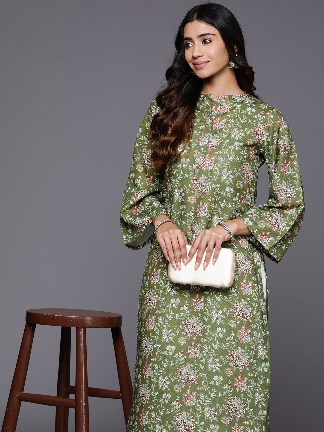 

Varanga Women Floral Printed Flared Sleeves Woolen Kurta, Olive