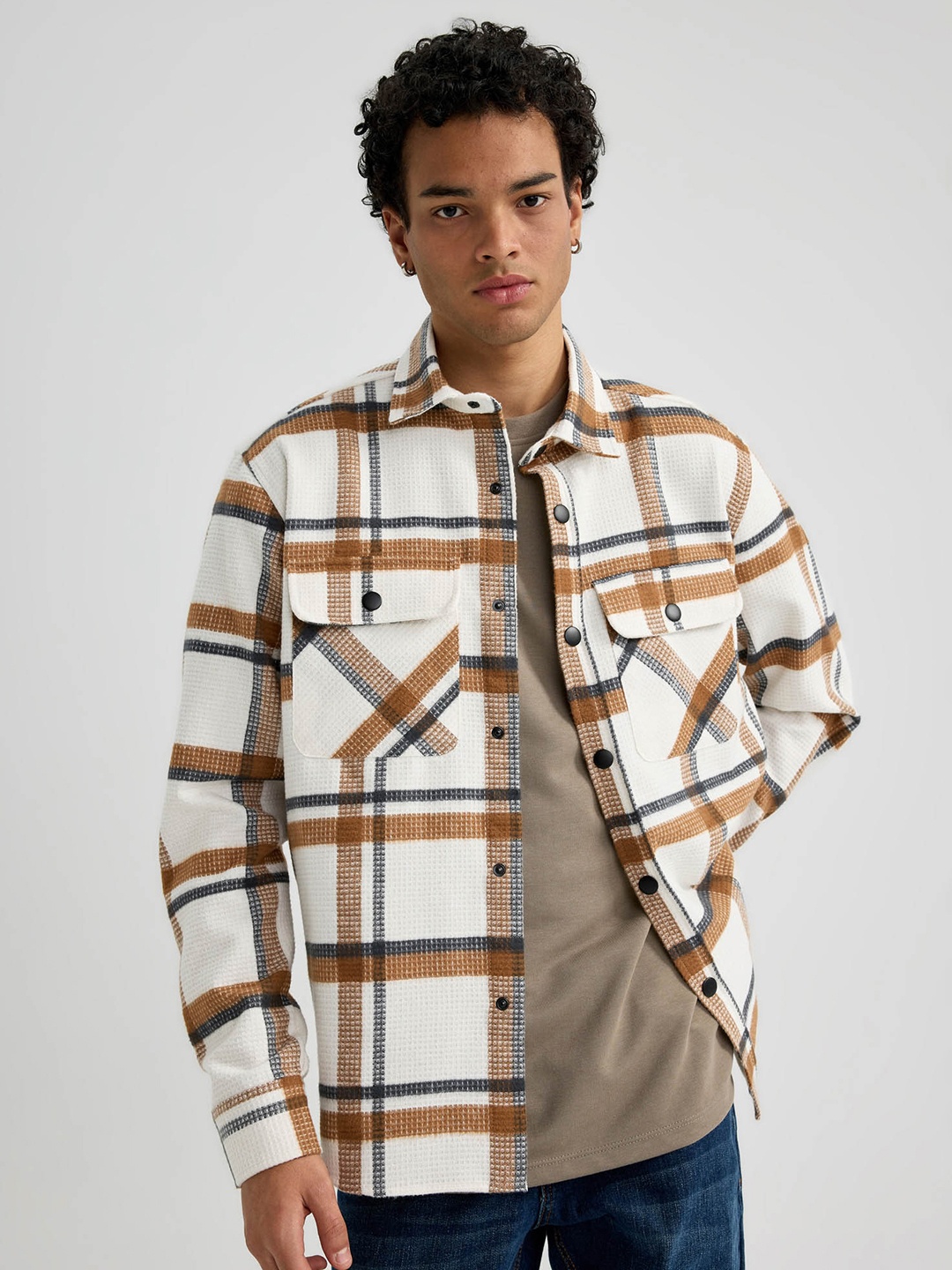 

DeFacto Tartan Checked Spread Collar Casual Shacket, White