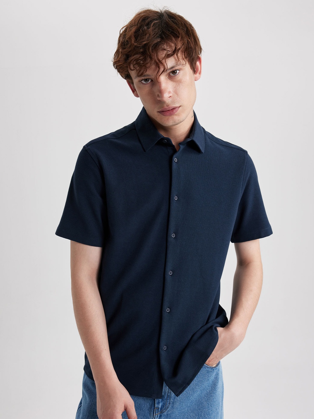 

DeFacto Regular Fit Spread Collar Casual Shirt, Navy blue