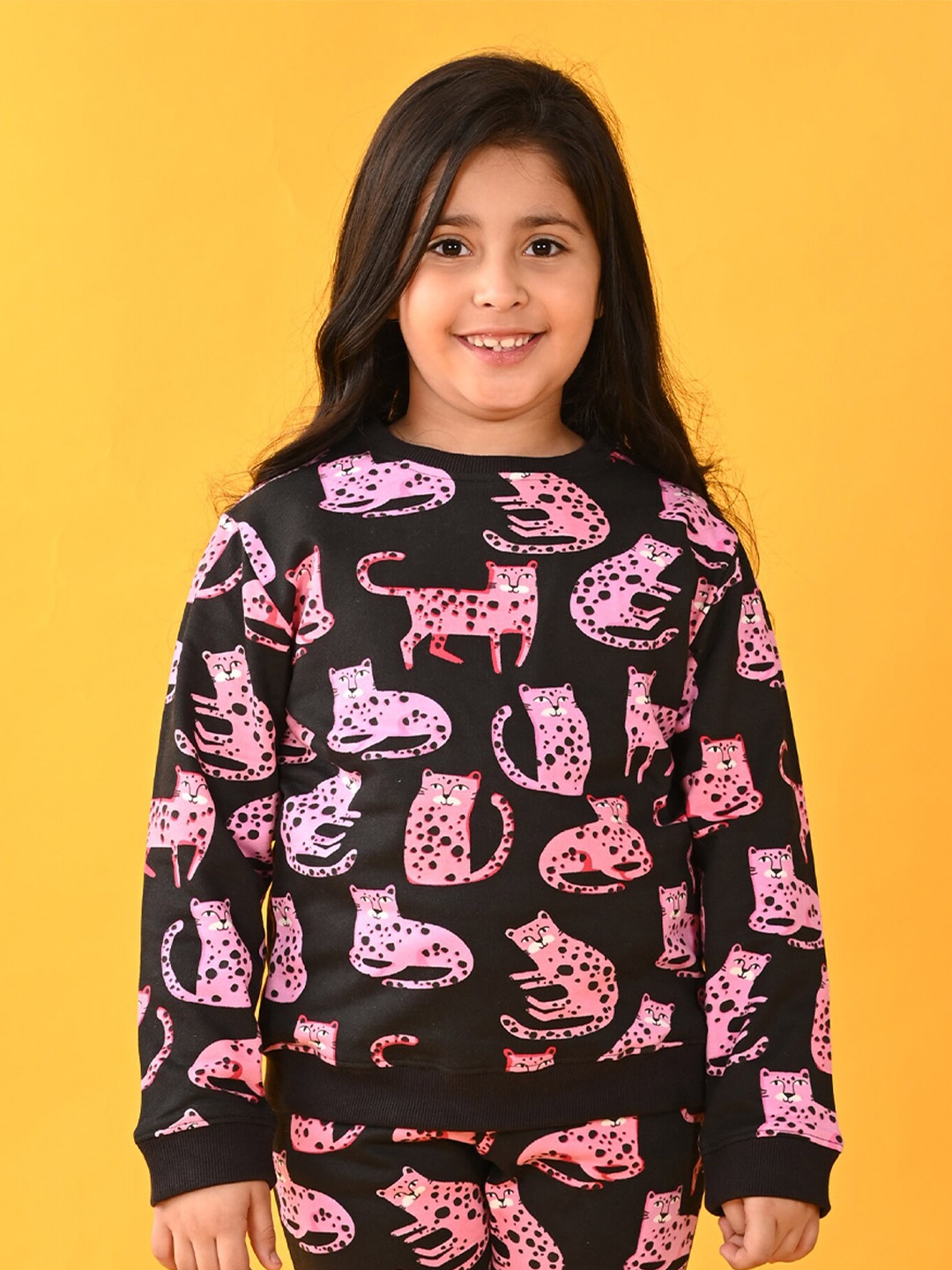 

Anthrilo Infant Girls Graphic Printed Fleece Pullover, Black