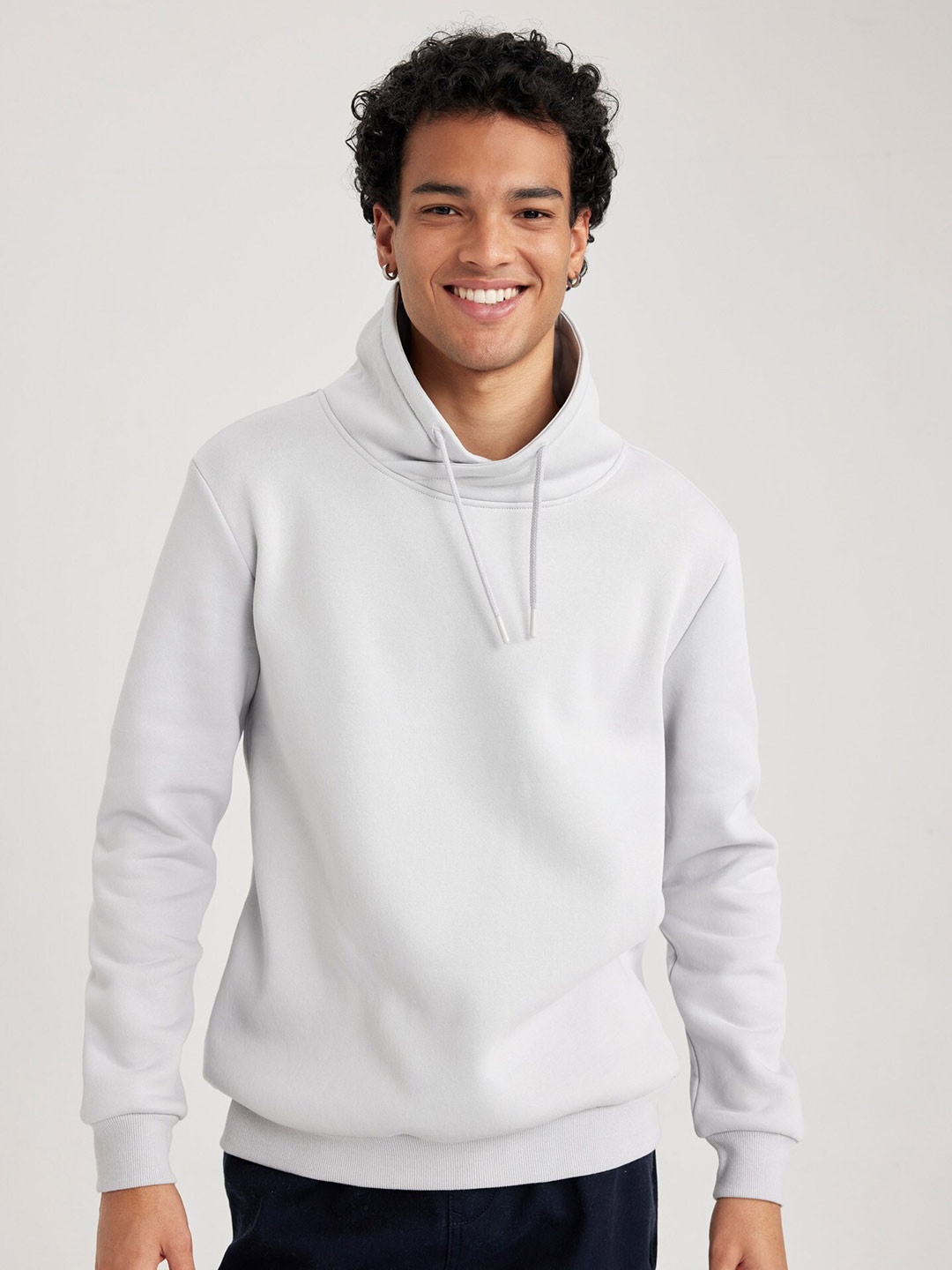 

DeFacto Hooded Pullover Sweatshirt, White