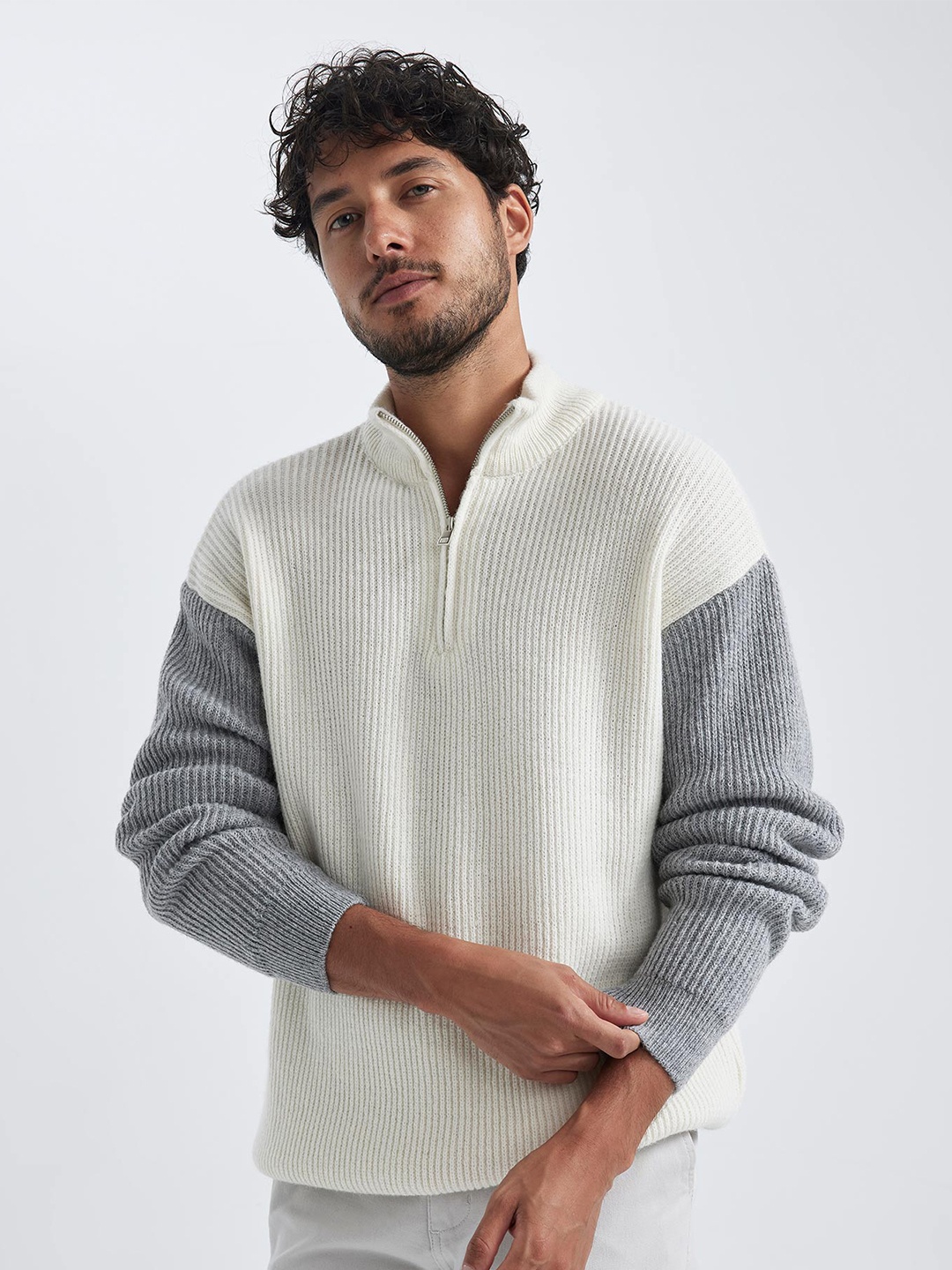 

DeFacto Ribbed Woollen Pullover, White