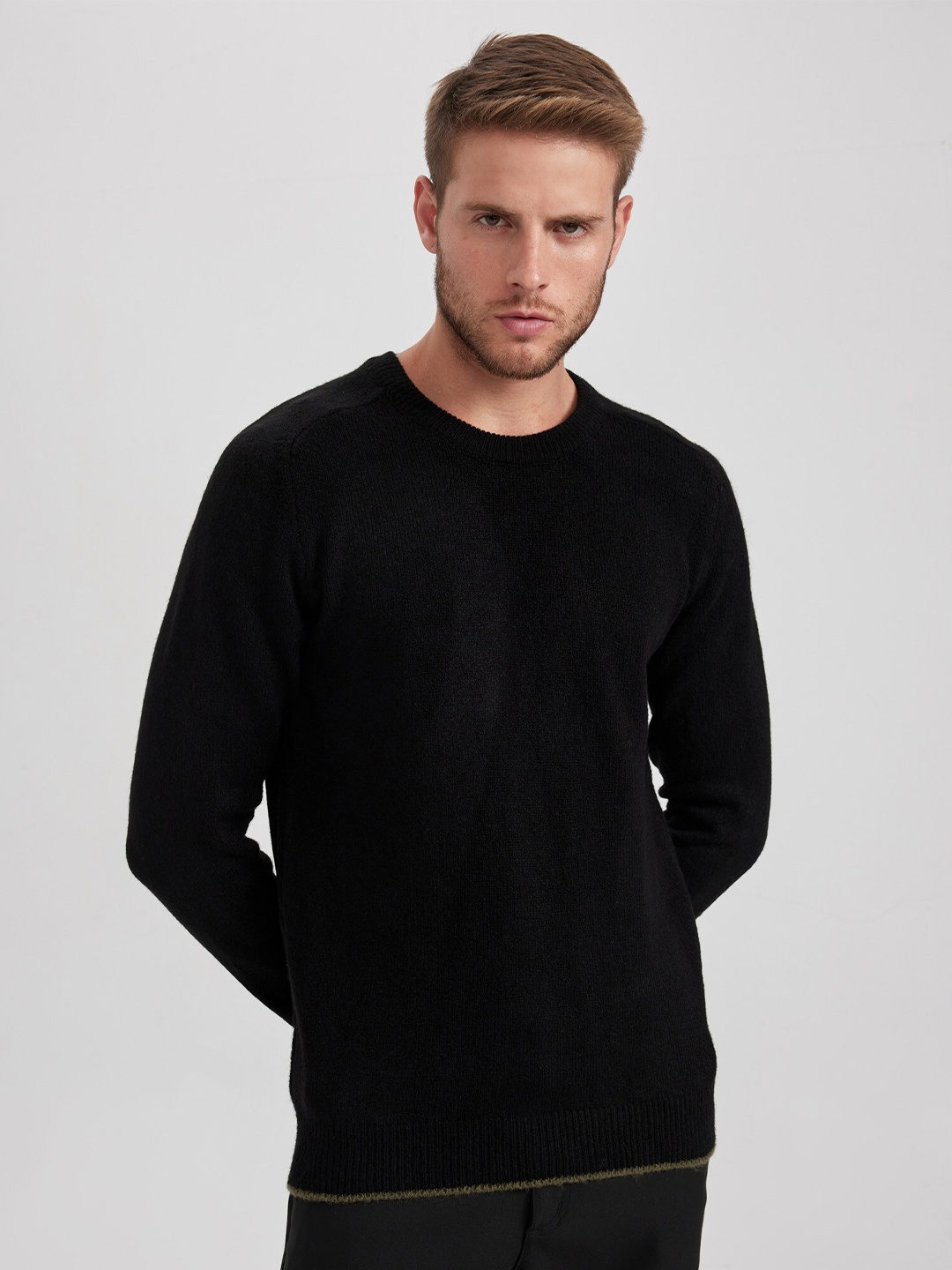 

DeFacto Round Neck Acrylic Pullover, Black