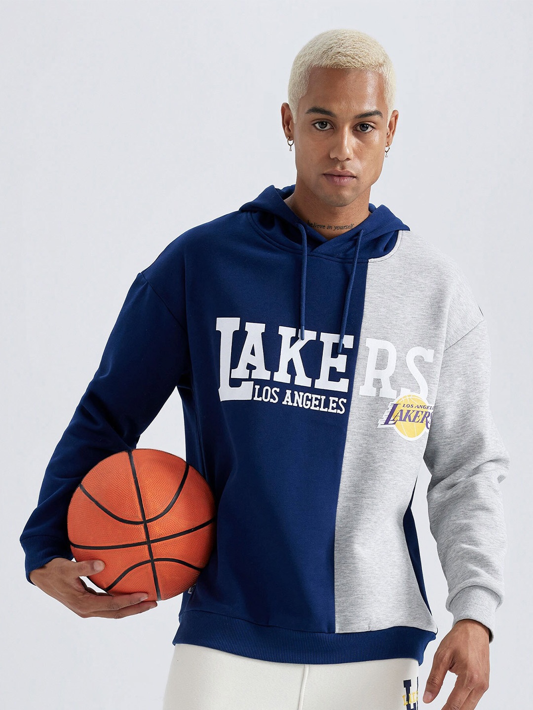 

DeFacto Typography Printed Hooded Pullover, Navy blue