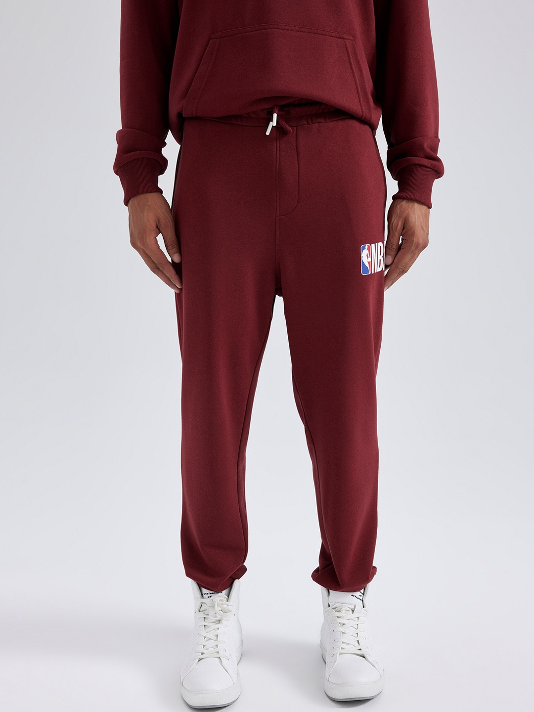 

DeFacto Men Joggers Trousers, Maroon