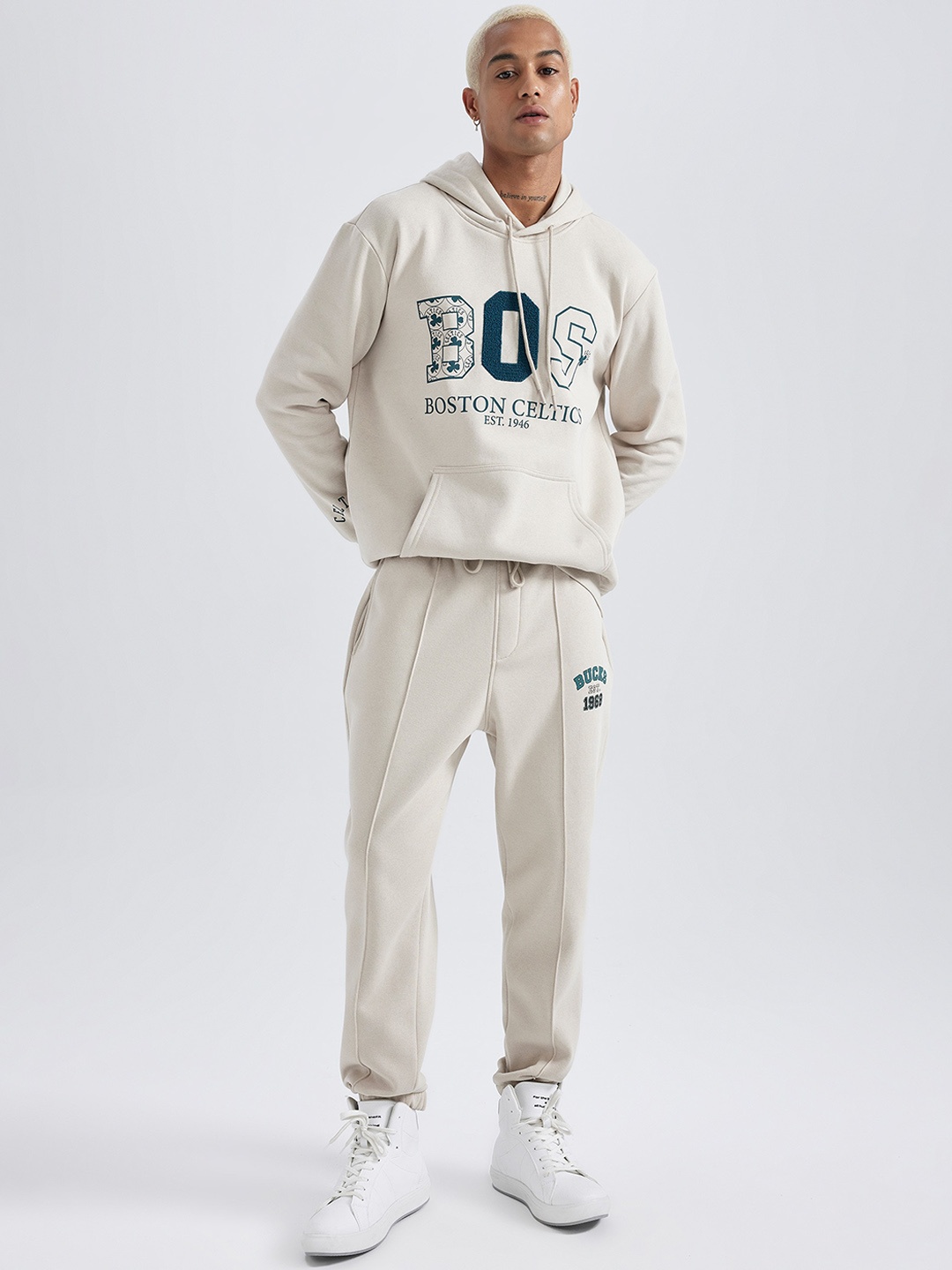 

DeFacto Men Mid-Rise Joggers, Off white