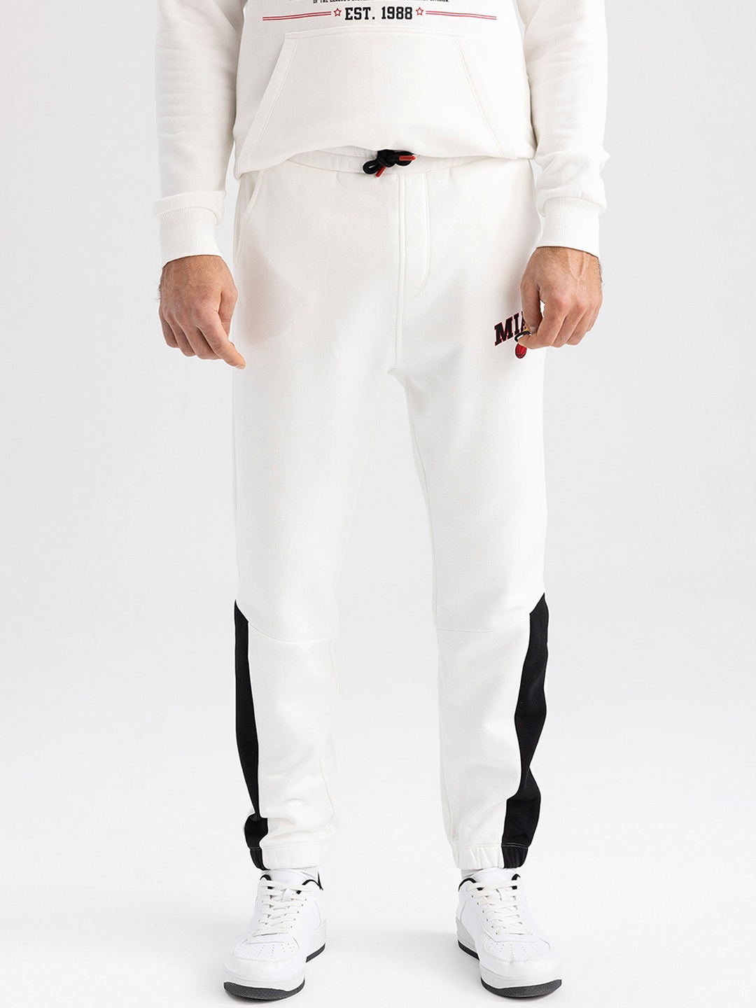 

DeFacto Men Joggers Trousers, White