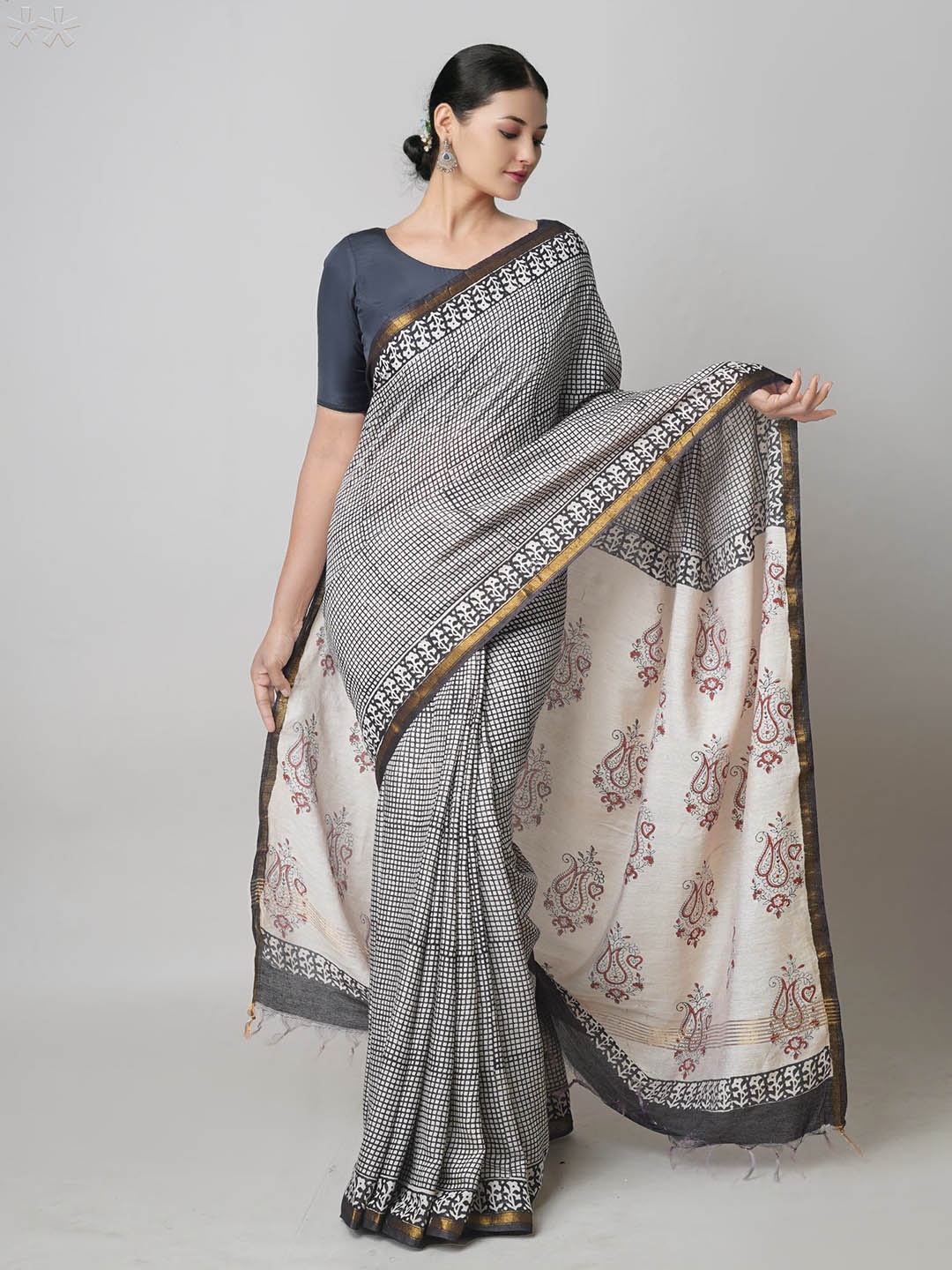 

Unnati Silks Checked Zari Pure Cotton Bagru Saree, Beige