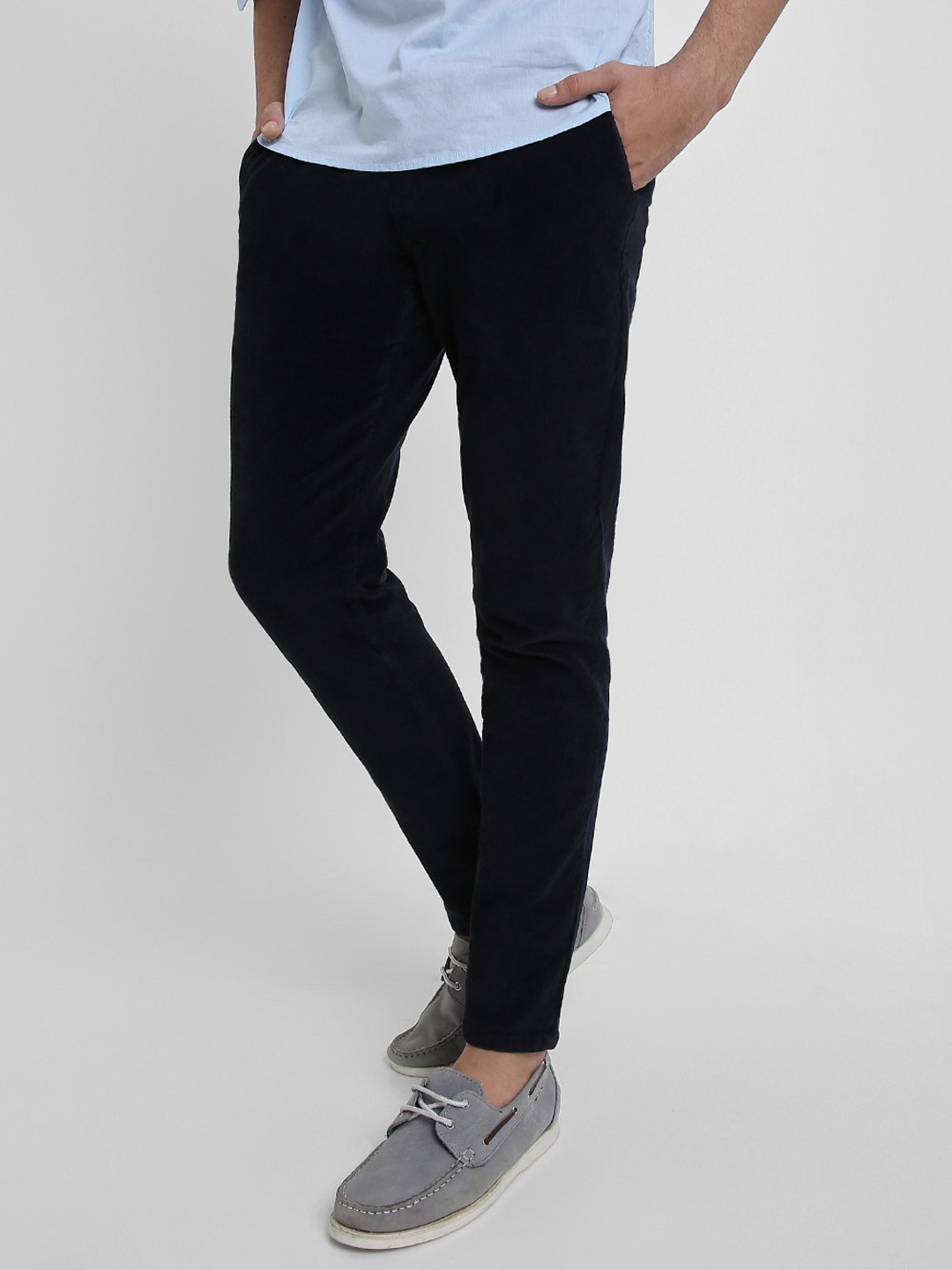 

Dennis Lingo Men Slim Fit Mid-Rise Pure Cotton Corduroy Regular Trousers, Navy blue