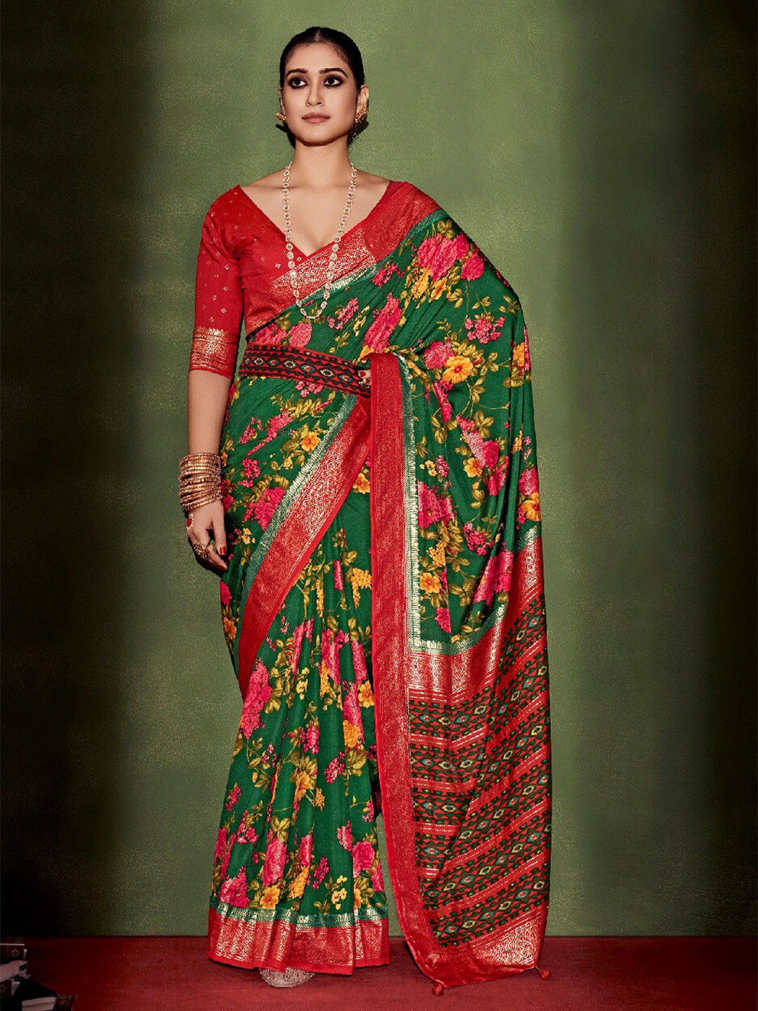 

Mitera Green & Red Floral Printed Zari Silk Cotton Ikat Saree