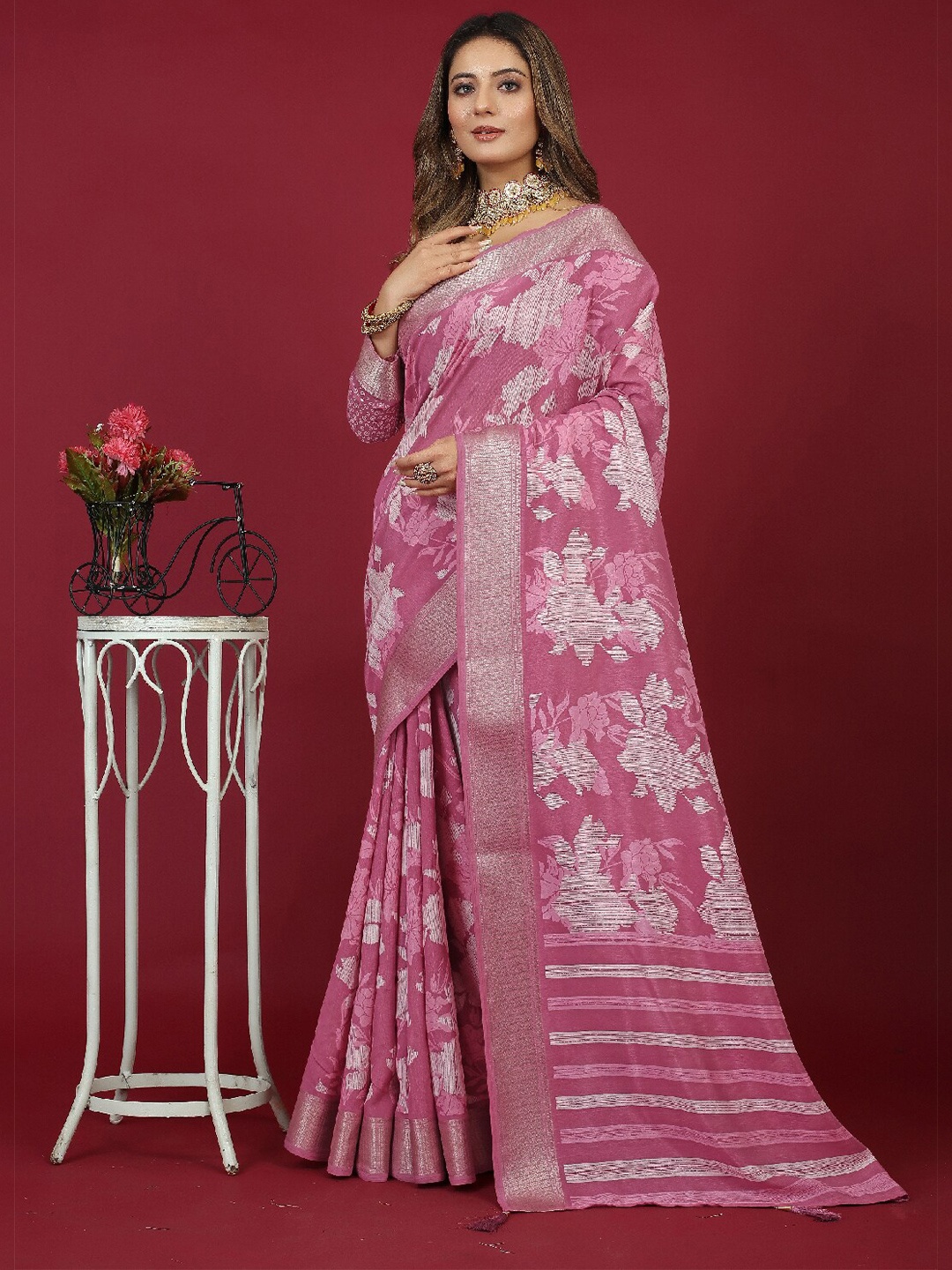 

Mitera Pink & White Floral Zari Silk Cotton Ikat Saree