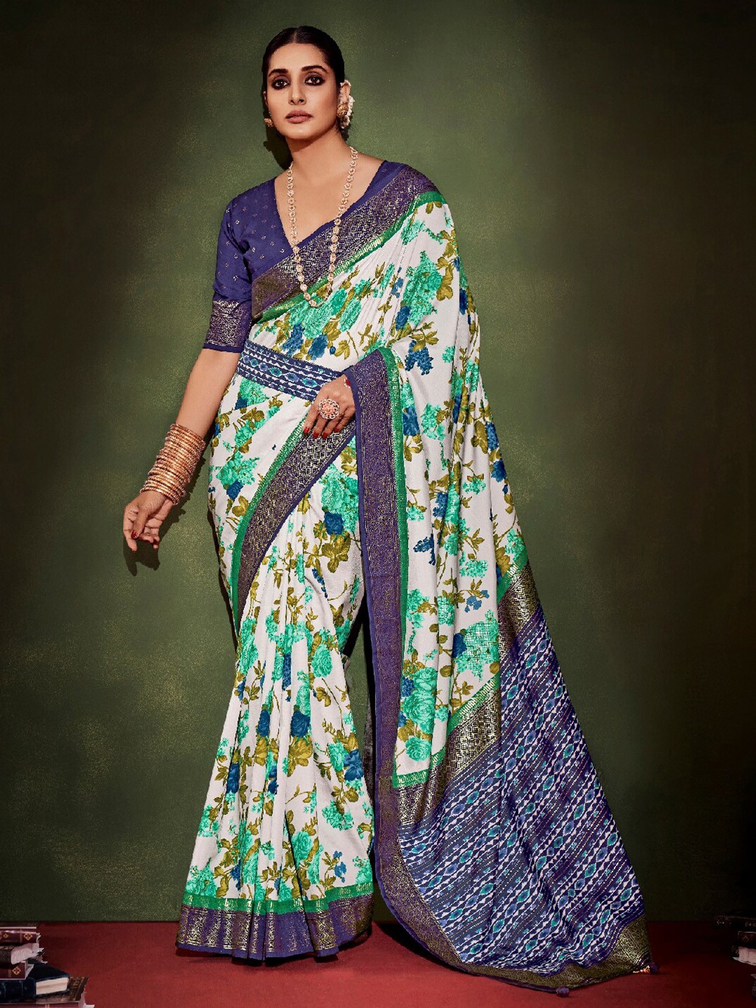 

Mitera Grey & Blue Floral Printed Zari Silk Cotton Ikat Saree, White