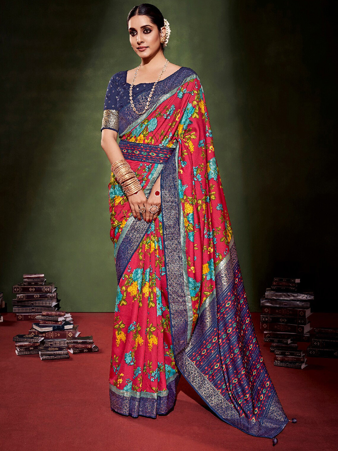 

Mitera Floral Printed Zari Silk Cotton Ikat Saree, Burgundy