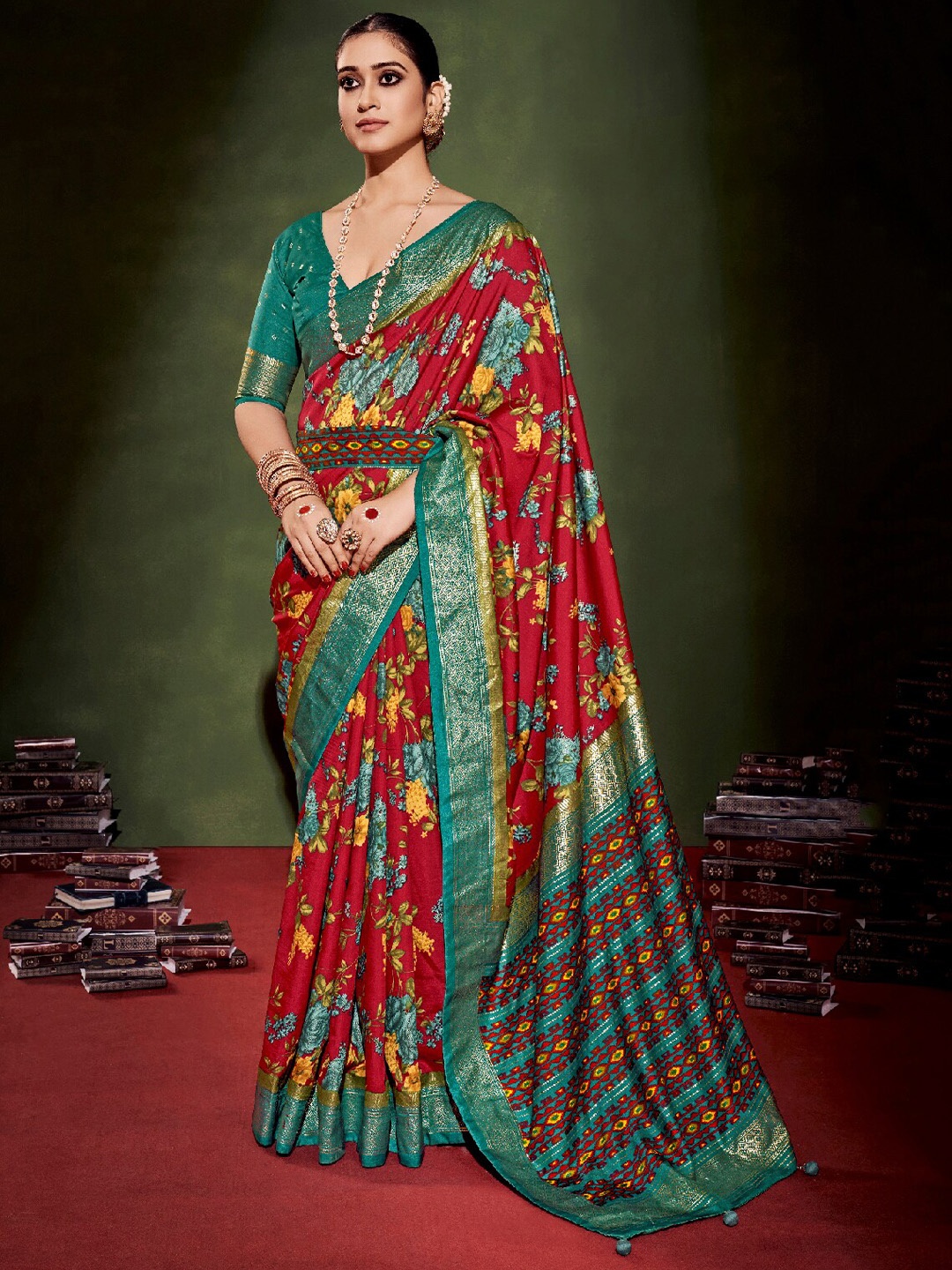 

Mitera Floral Printed Zari Silk Cotton Ikat Saree, Red