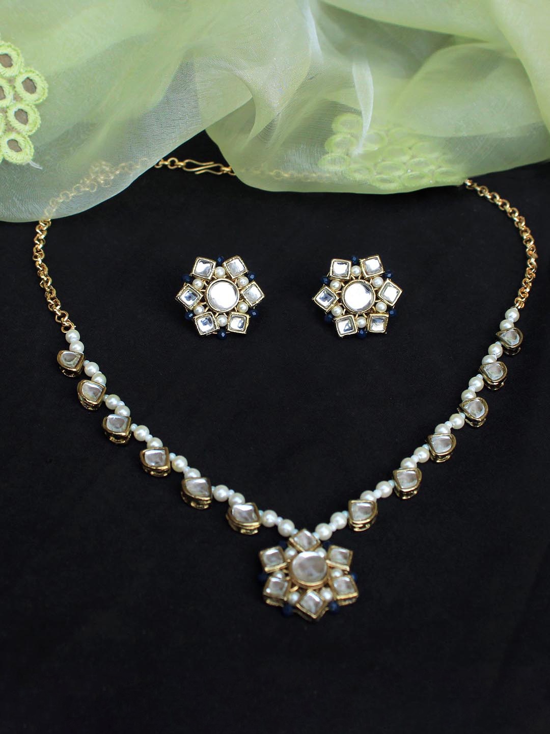 

BeAbhika Kundan Studded Beaded Jewellery Set, Gold