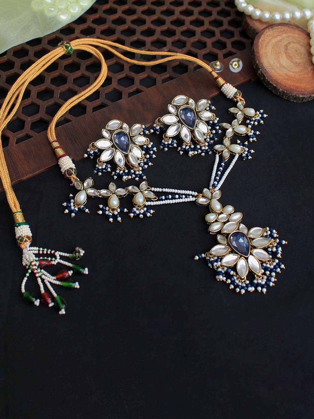 

BeAbhika Blue Floral Necklace Set