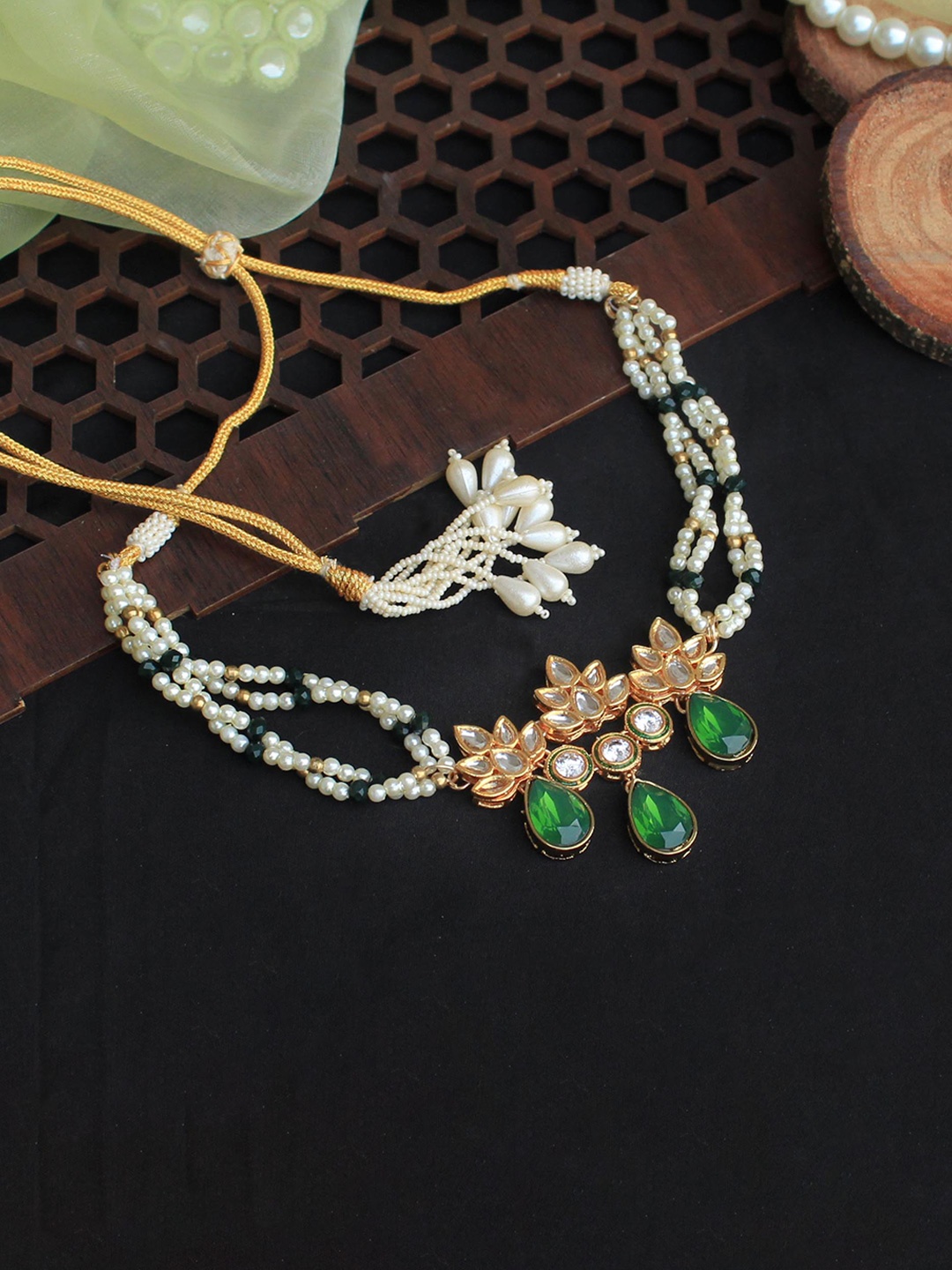 

BeAbhika Floral Necklace Set, Green