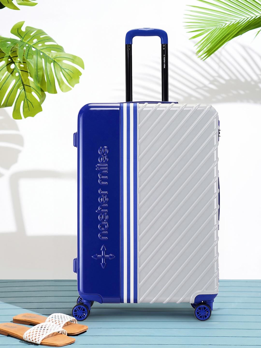 

Nasher Miles Vegas Hard-Sided Colourblocked Large Trolley Suitcases, Blue