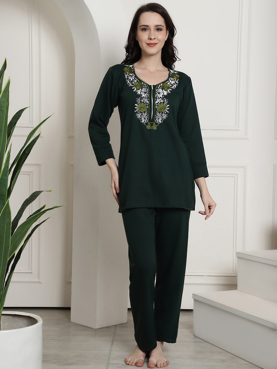 

Secret Wish Floral Embroidered Kurti With Pyjamas, Green