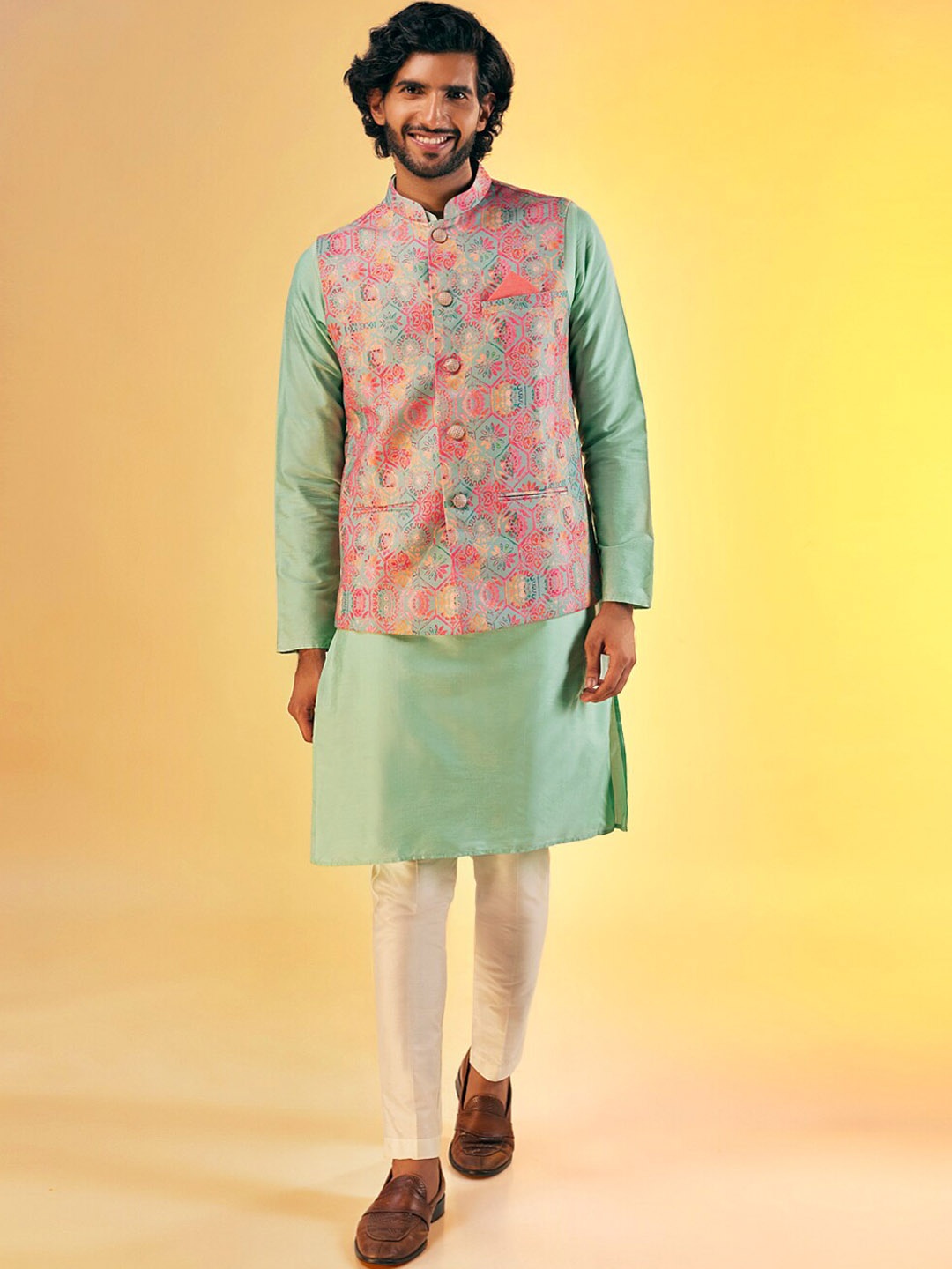 KISAH Mandarin Collar Kurta with Pyjamas And Nehru Jacket, Green