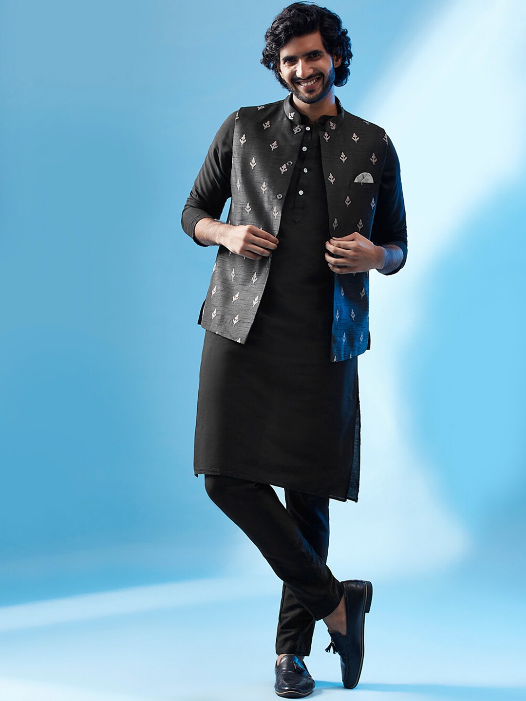 

KISAH Regular Kurta With Trousers & Nehru Jacket, Black