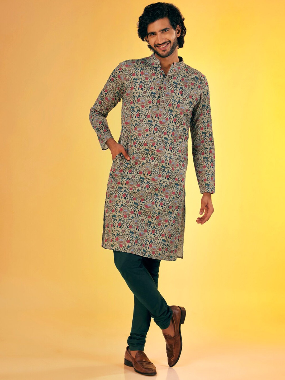 

KISAH Floral Printed Regular Kurta with Churidar, Olive
