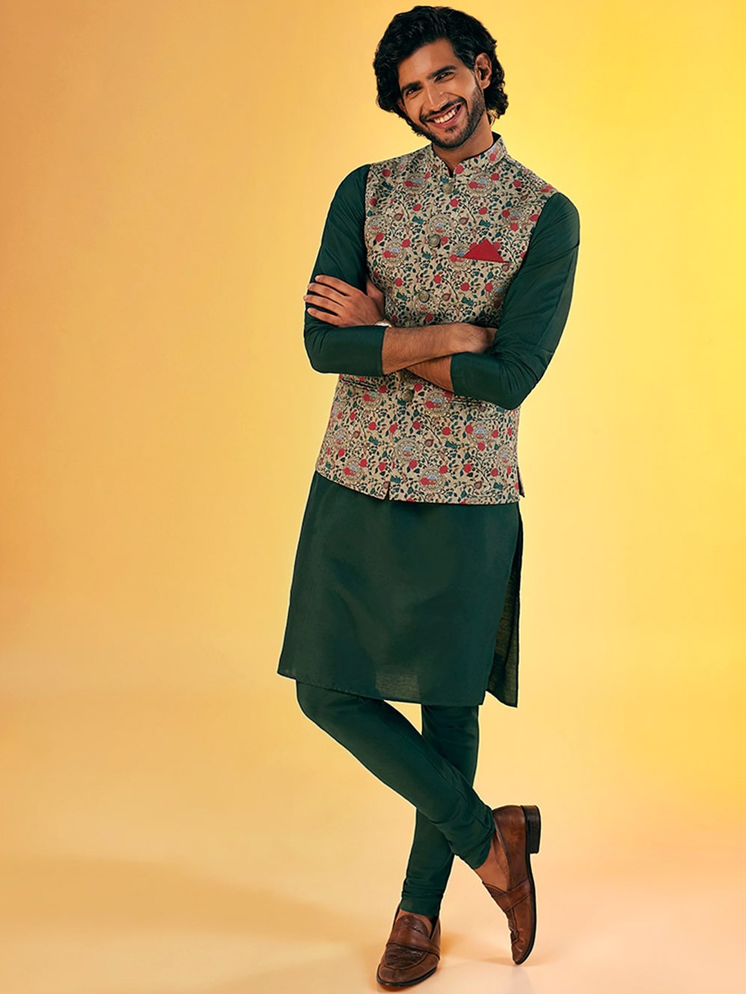 

KISAH Mandarin Collar Straight Kurta & Churidar With Nehru jacket, Green