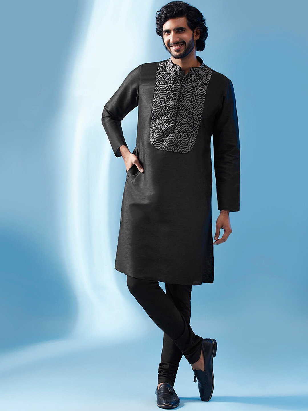 

KISAH Yoke Design Regular Thread Work Kurta with Churidar, Black